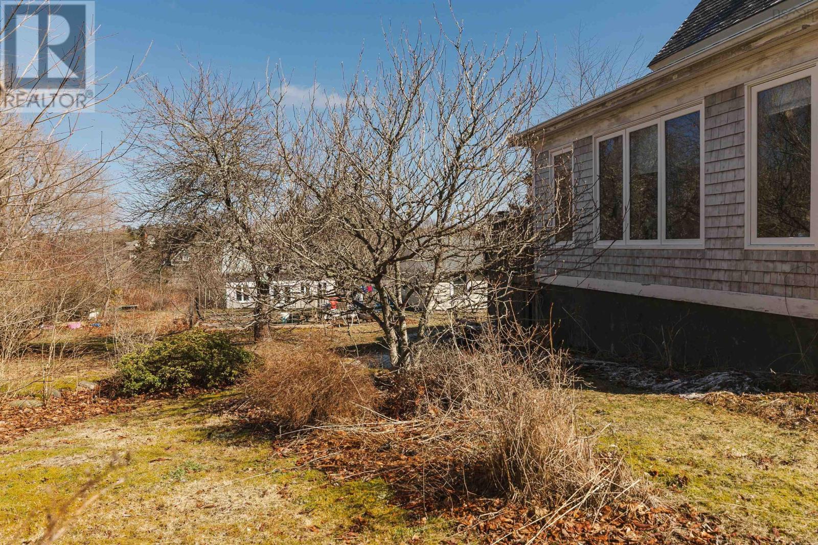 92 MAIN STREET - 23