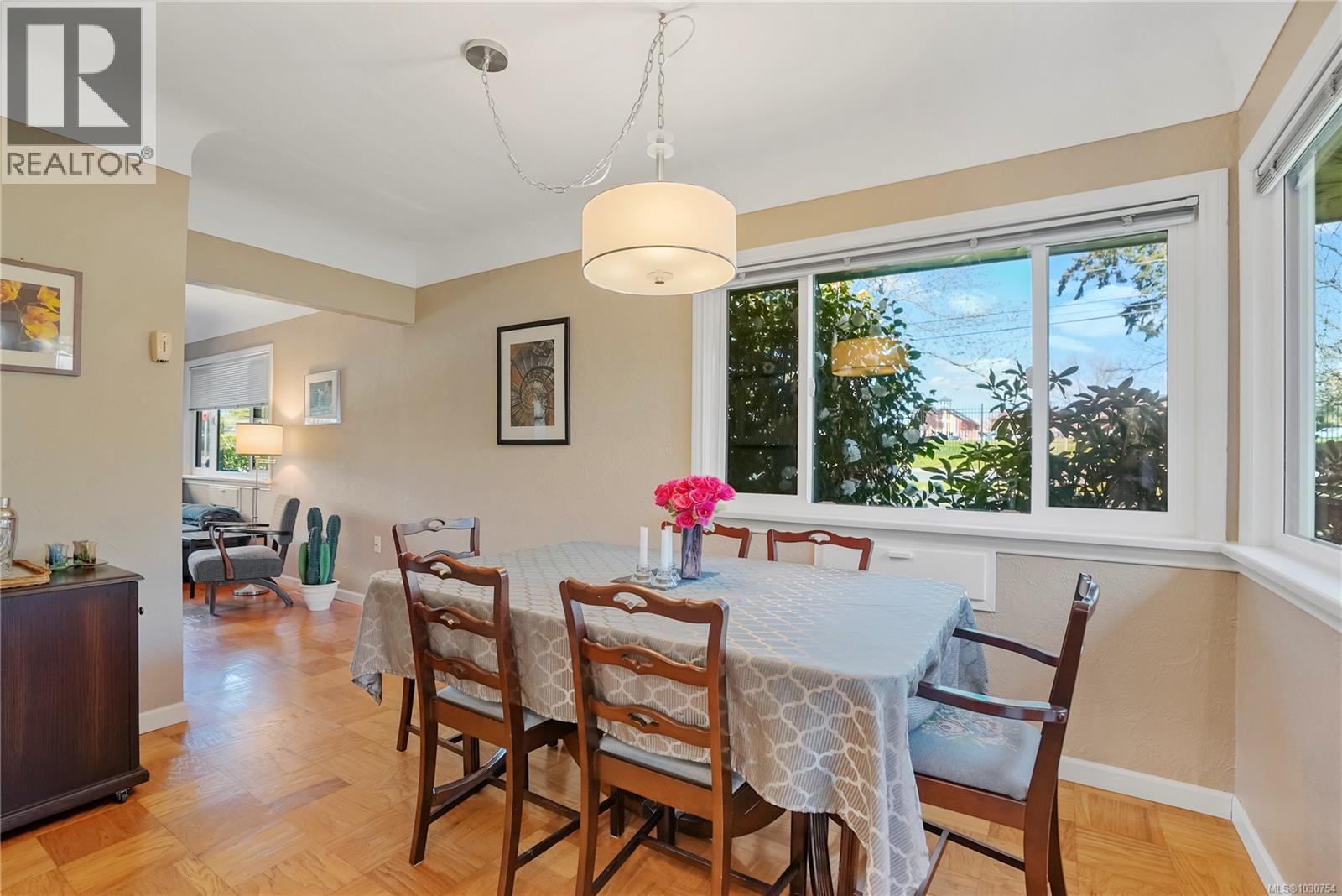  1709 McRae Avenue, Saanich