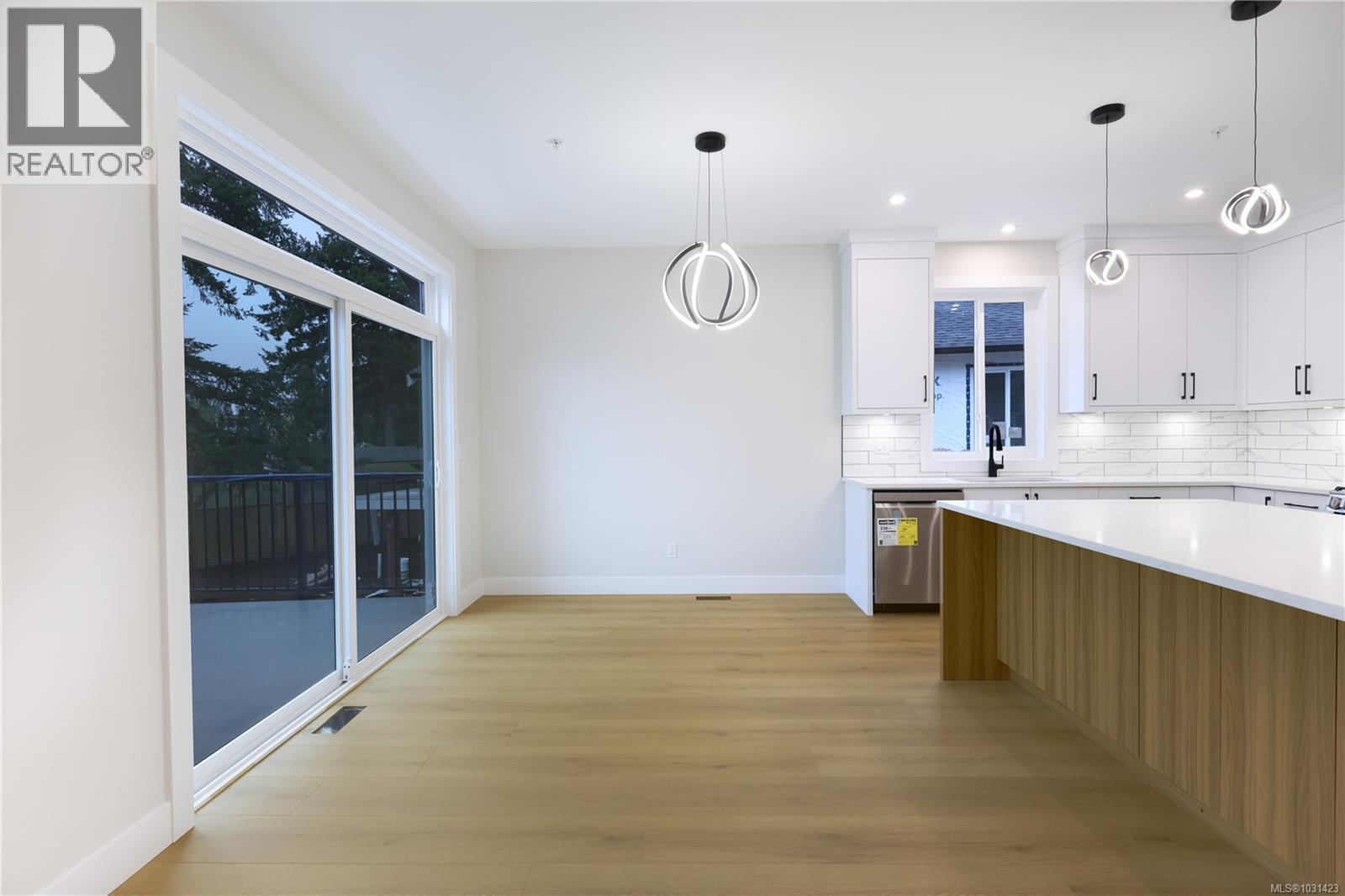 416 DIAMOND BLVD - 15