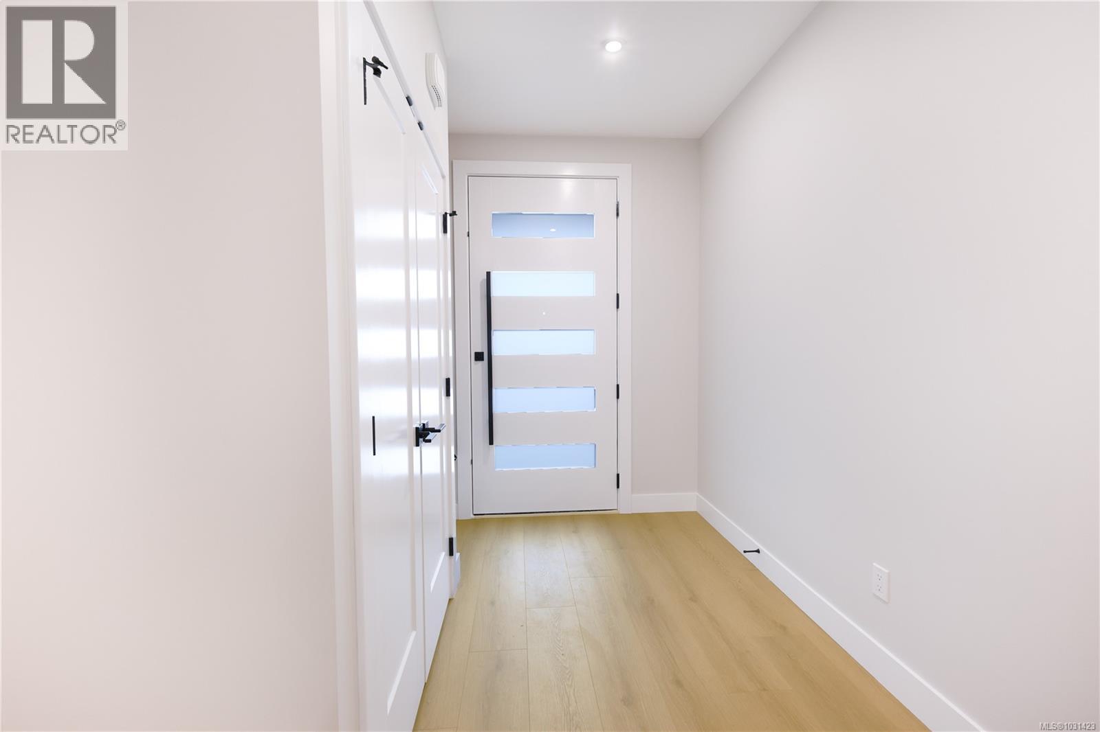 416 DIAMOND BLVD - 20