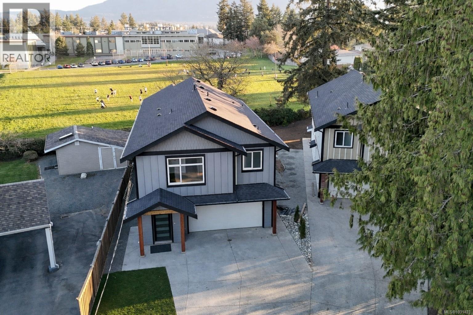 416 DIAMOND BLVD - 1