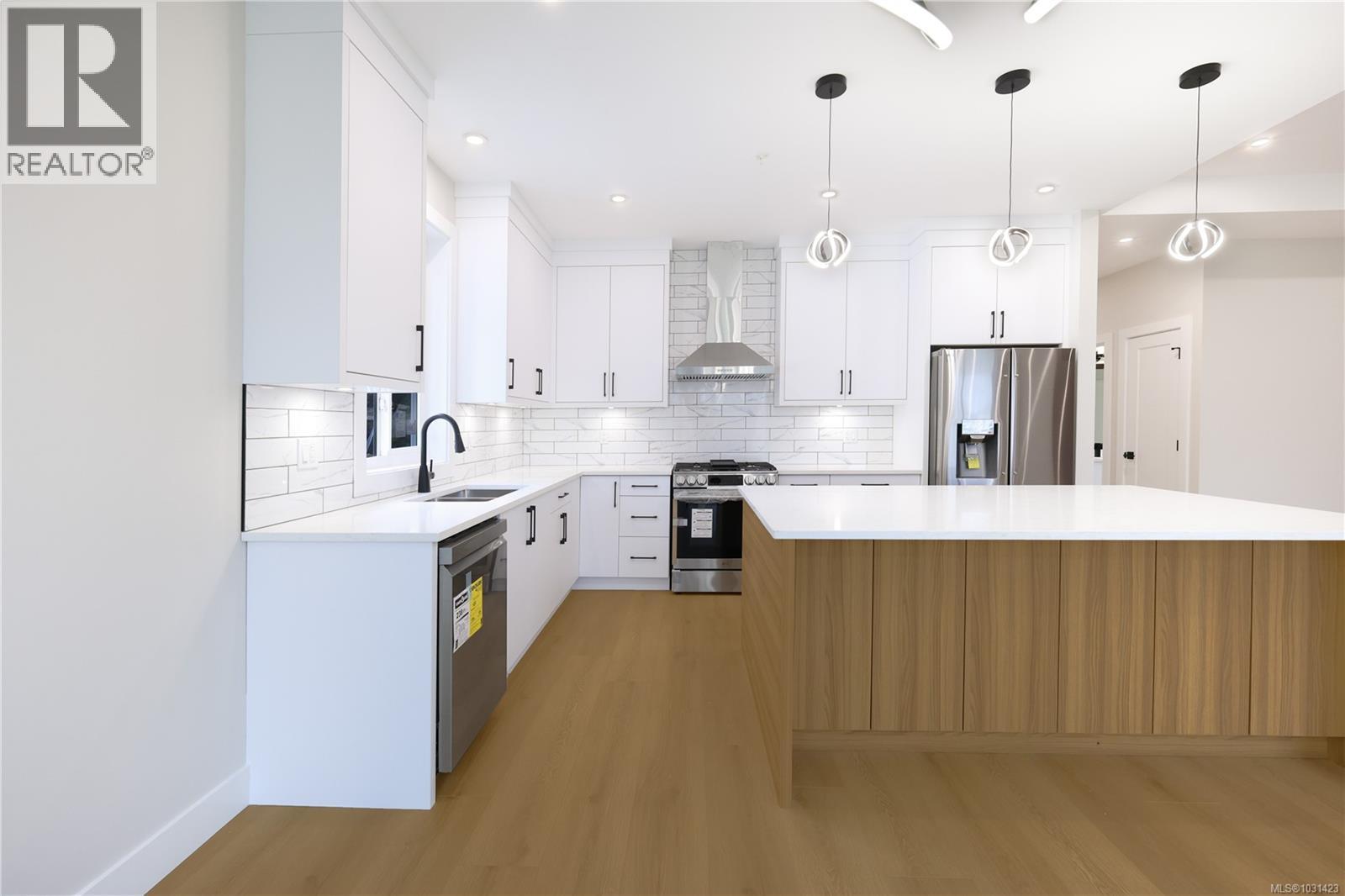 416 Diamond Blvd - 27