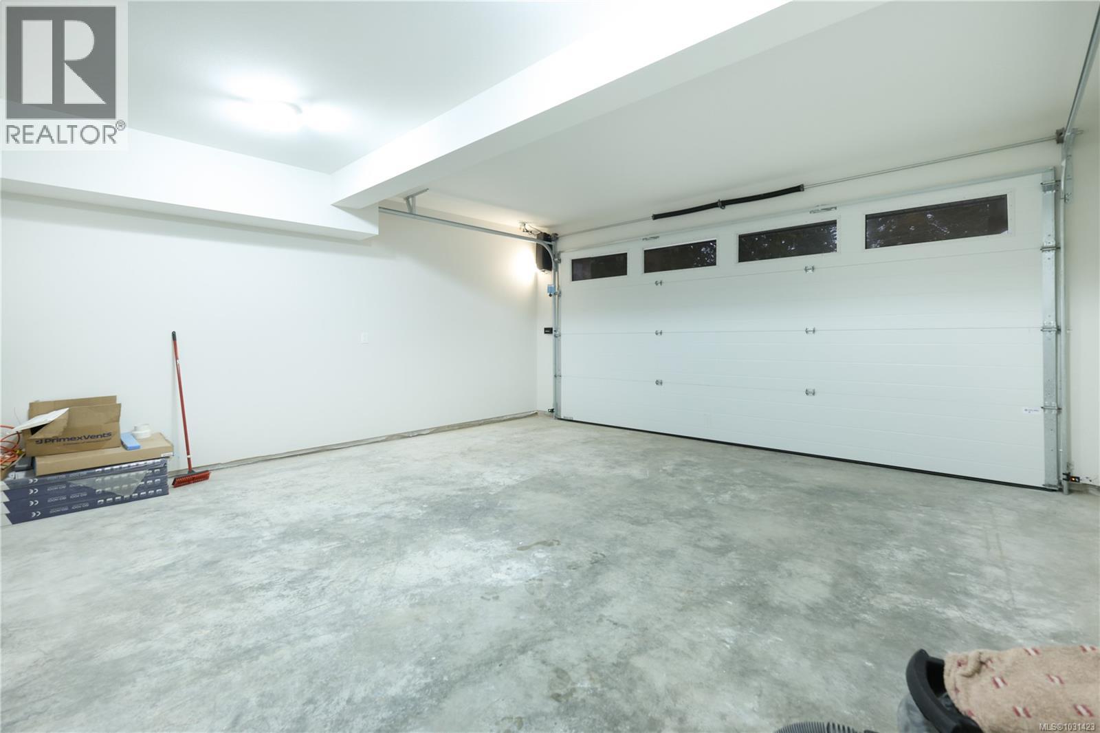 416 Diamond Blvd - 24