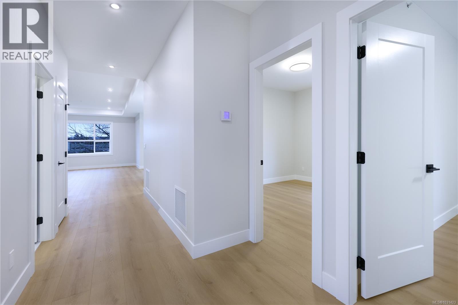 416 Diamond Blvd - 25