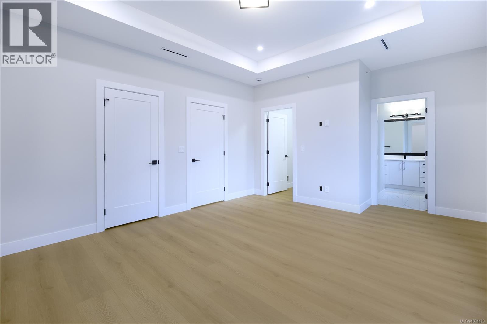 416 DIAMOND BLVD - 7