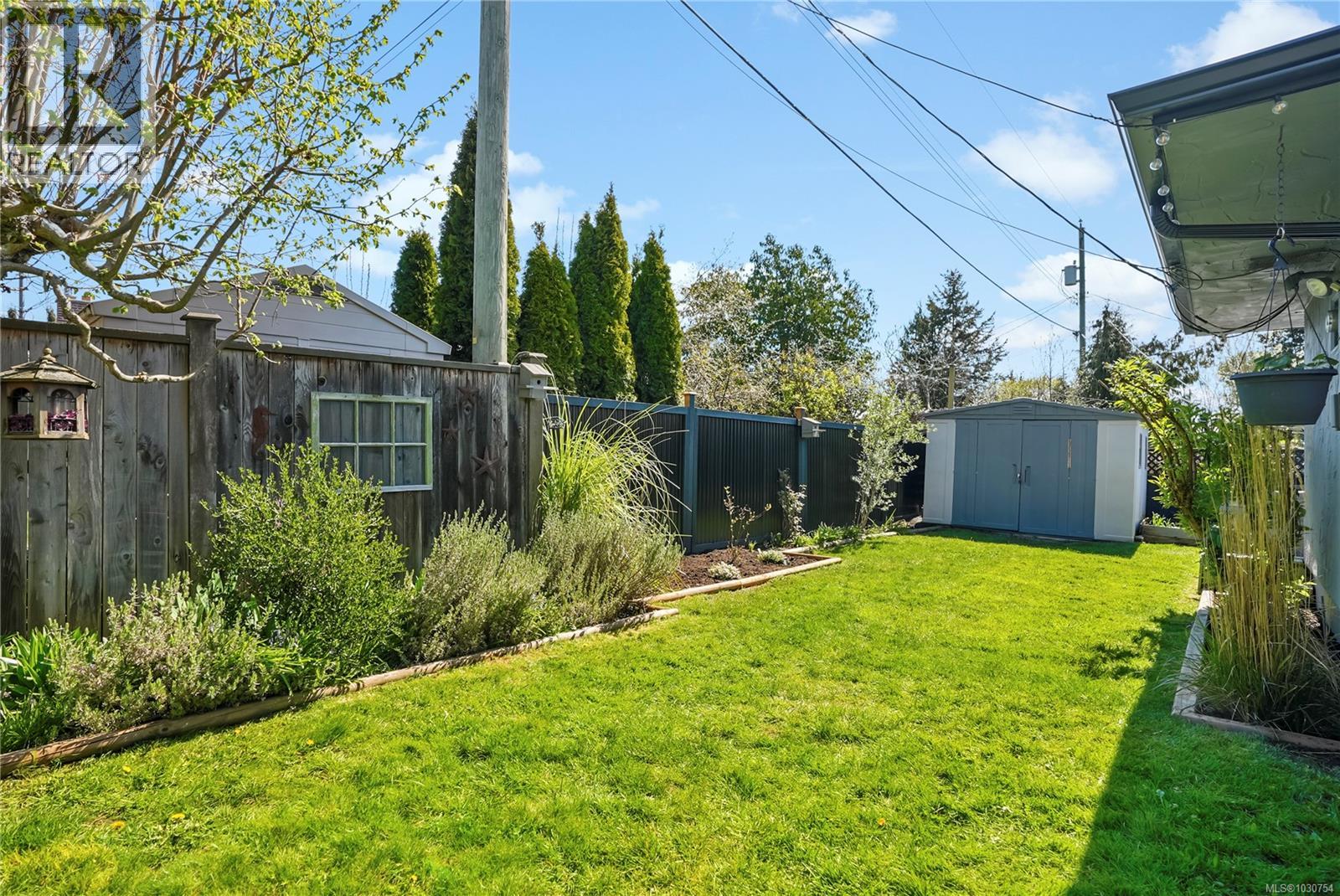  1709 McRae Avenue, Saanich