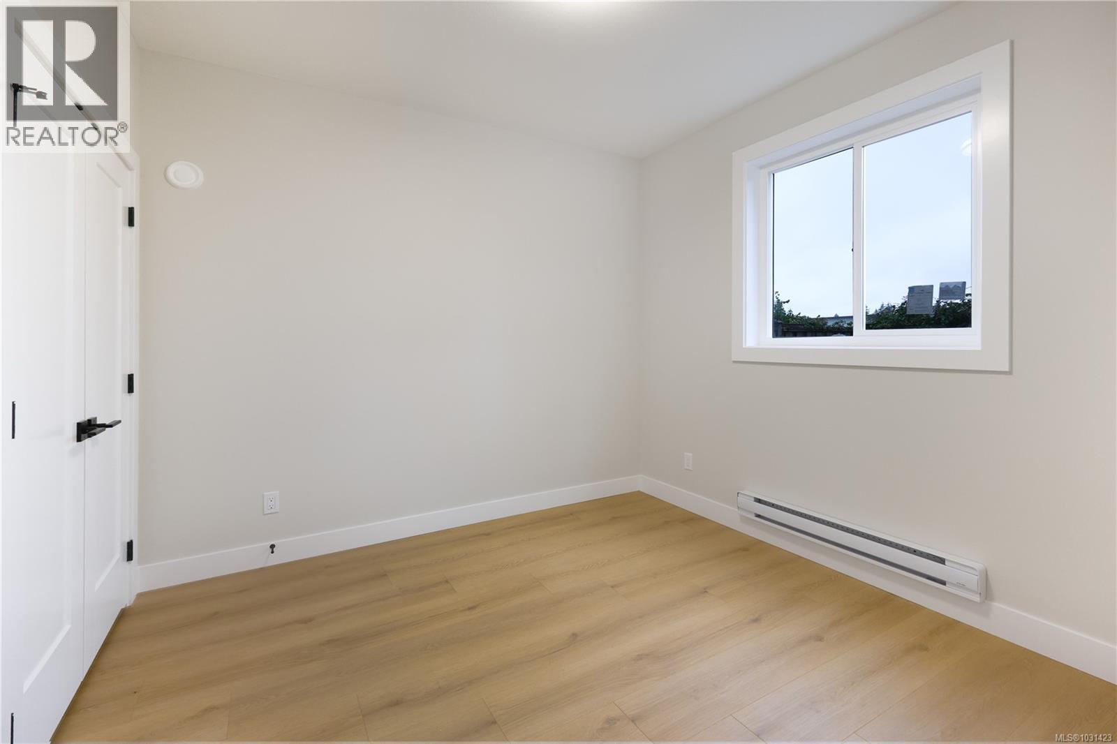 416 Diamond Blvd - 35