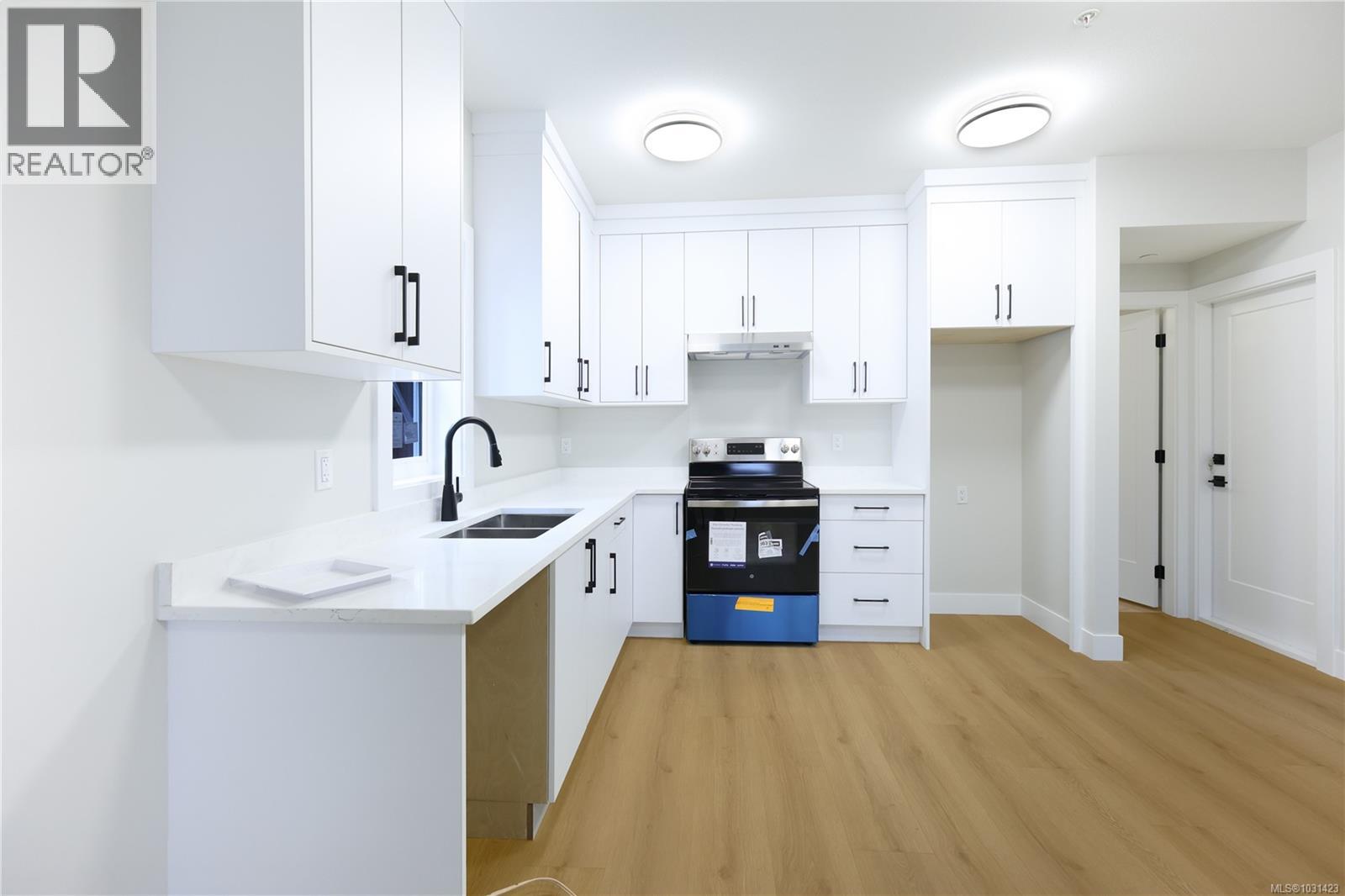 416 DIAMOND BLVD - 38