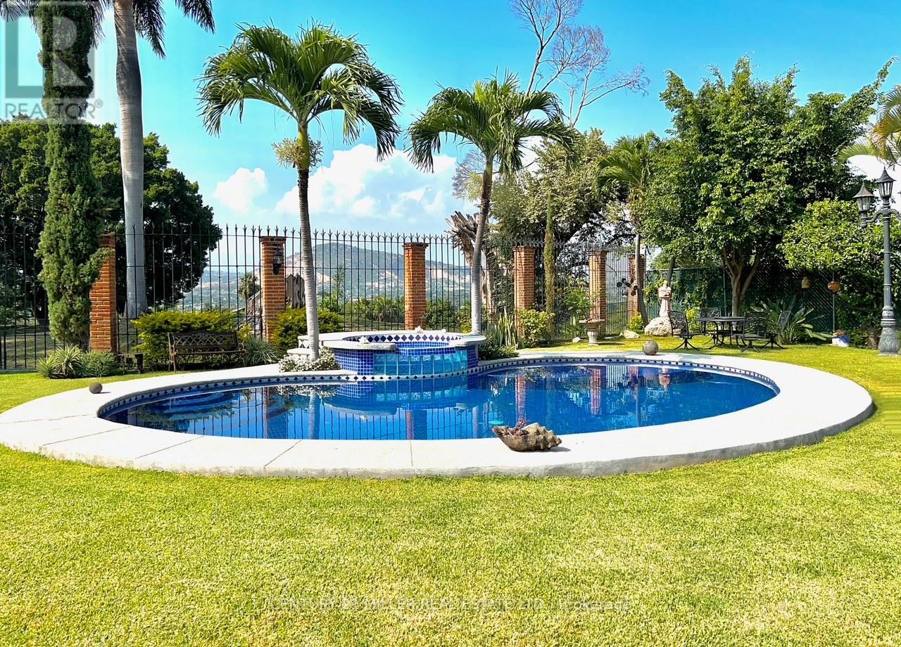 37 CERRADA VISTA HERMOSA - Image 39