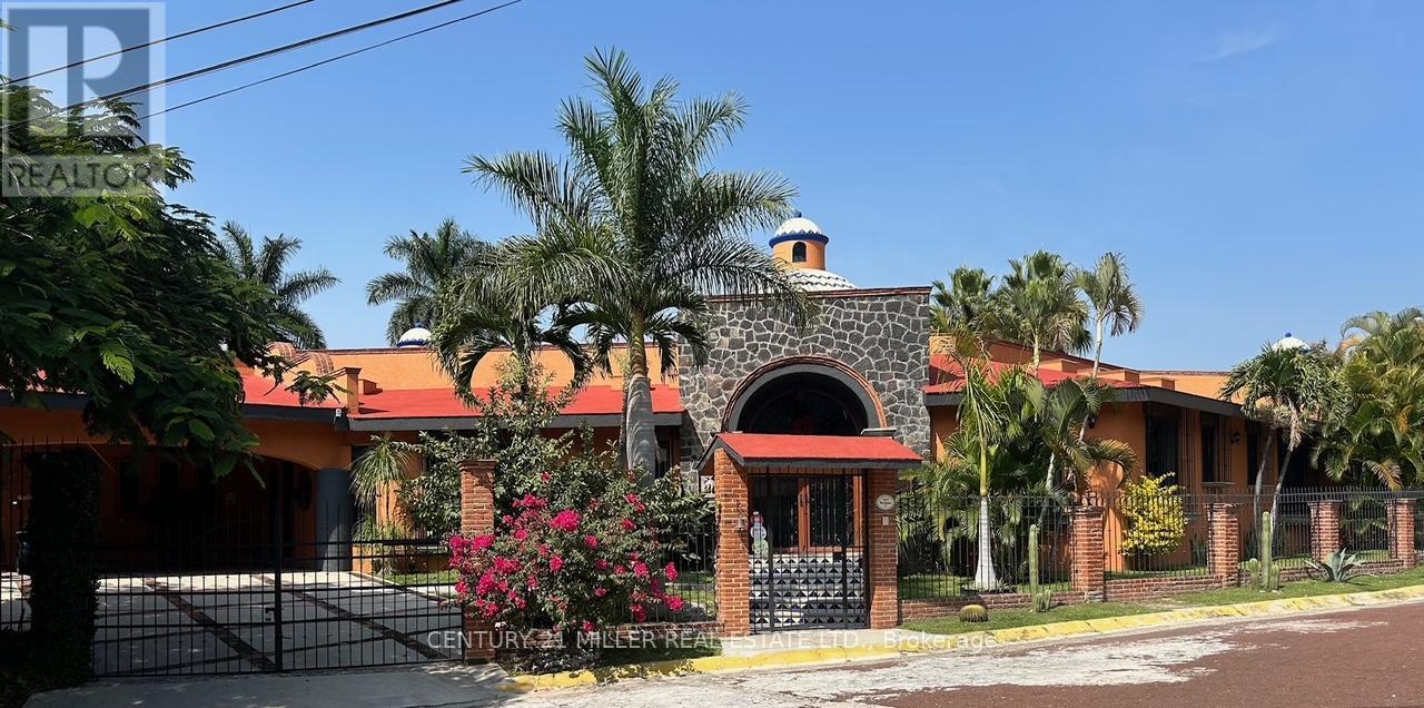 37 CERRADA VISTA HERMOSA