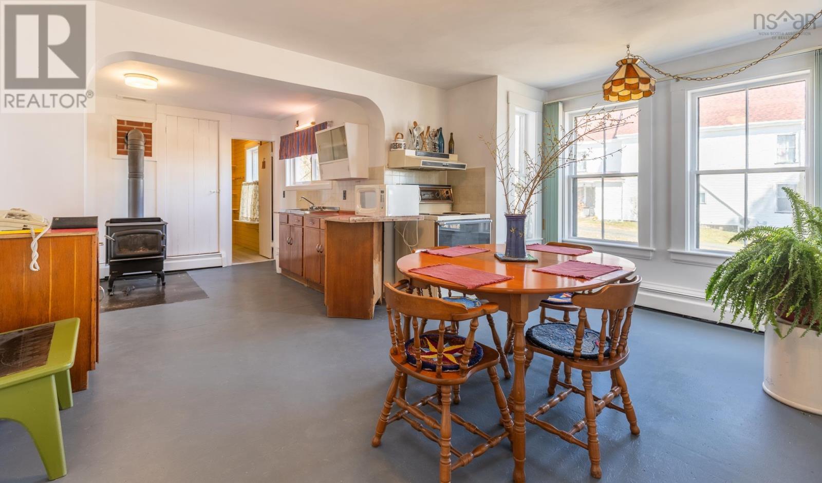 Property 18 of 38 of 2141 Highway 203