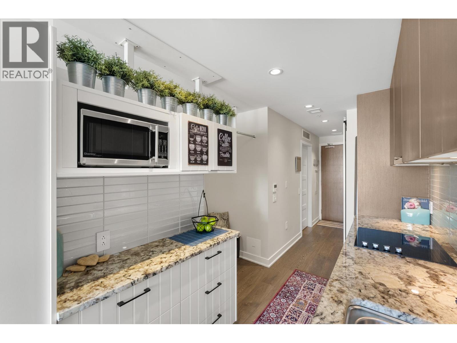 302 6168 LONDON ROAD, Richmond