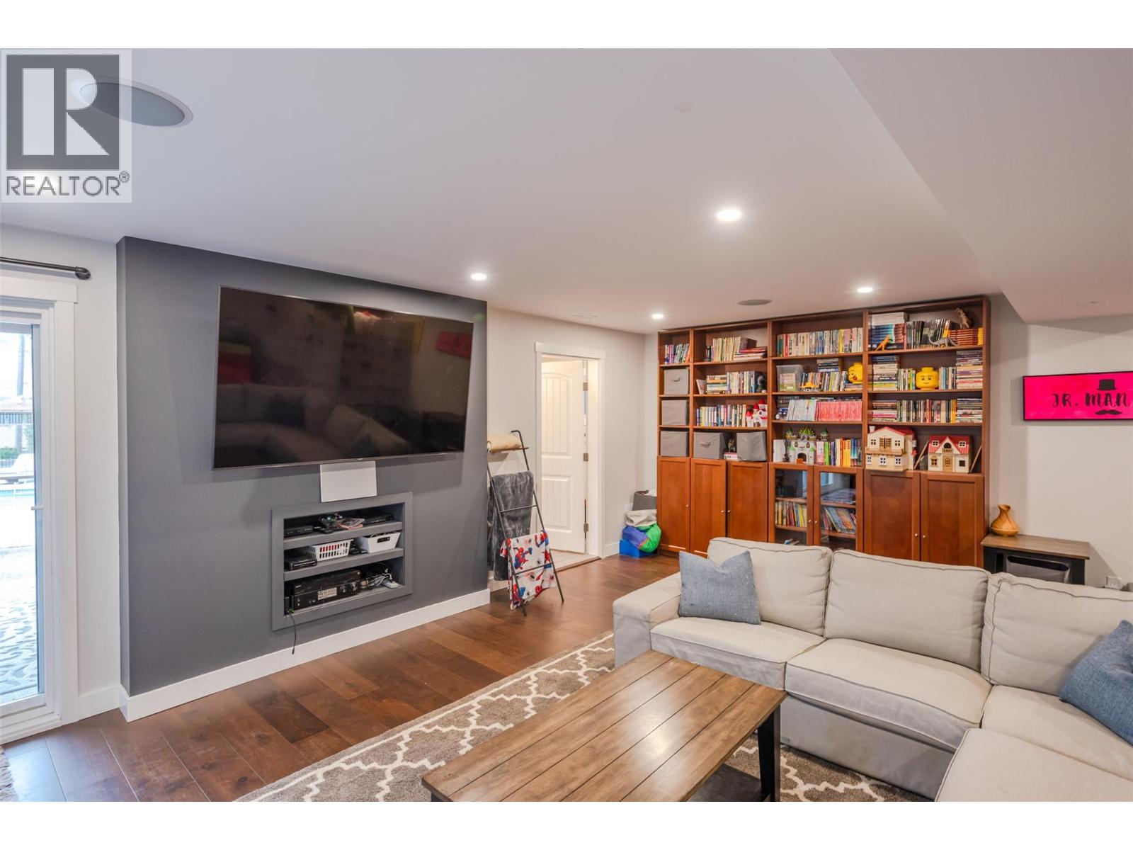 6521 BELLEVUE DRIVE - 50