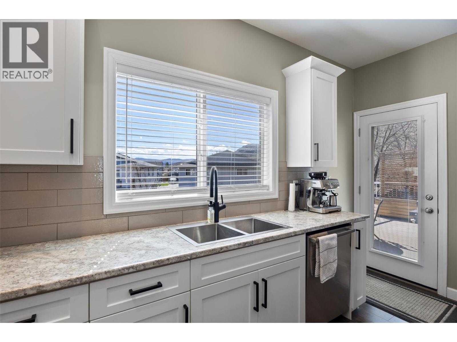 753 HAYWARD PLACE - 14