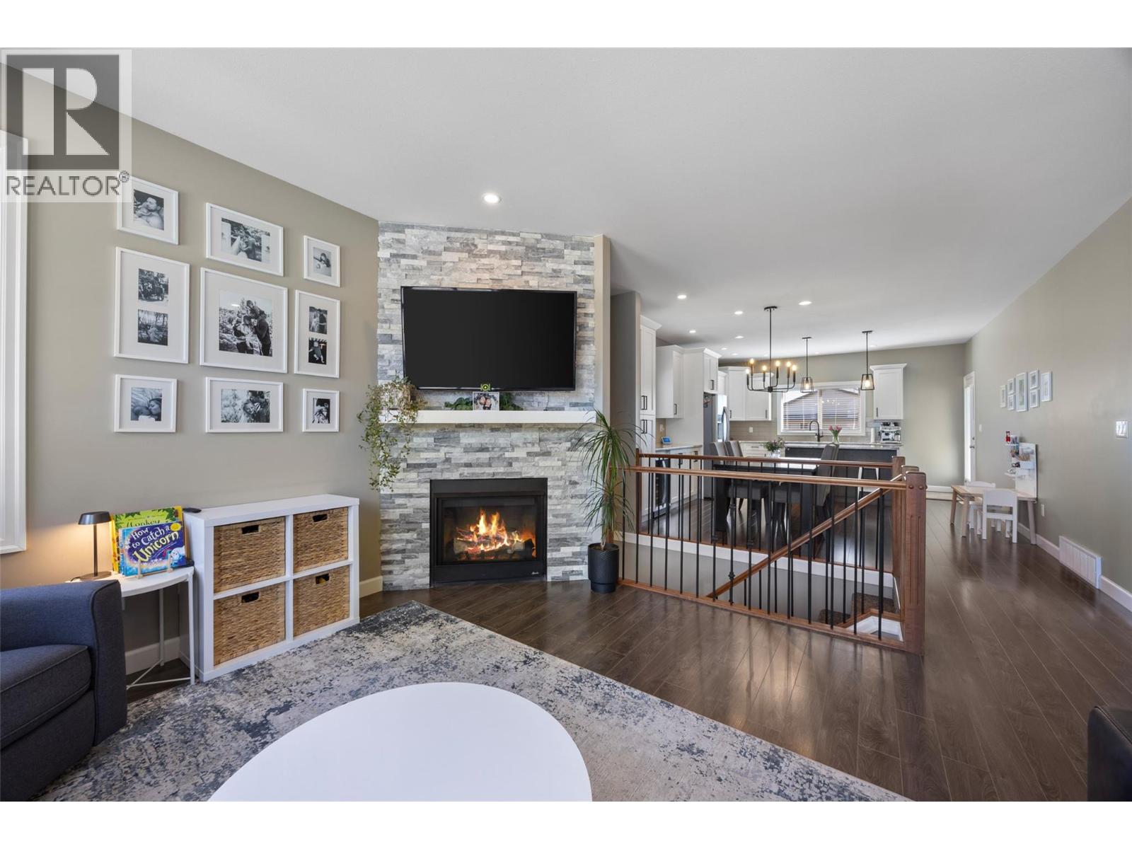 753 HAYWARD PLACE - 6