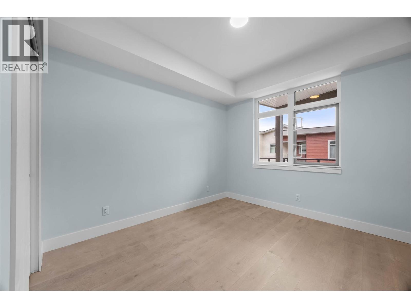 #507 207 Royal Avenue - 24