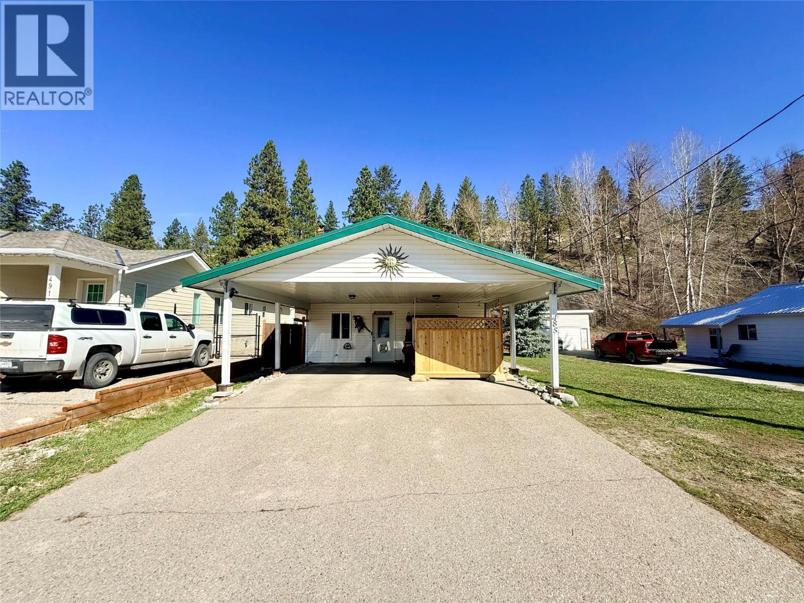 485 Auburn Crescent - 1