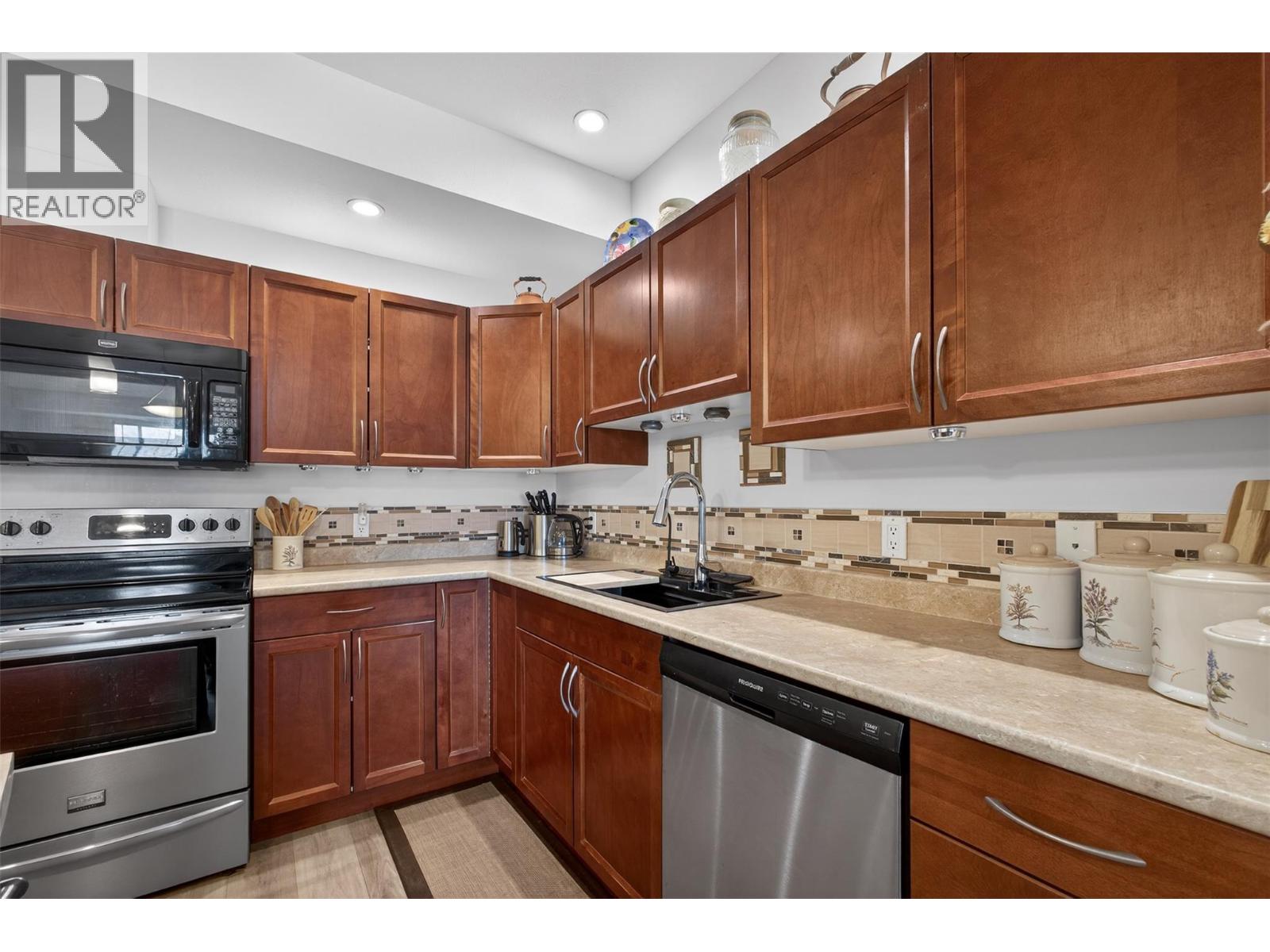 921 Spillway Street Unit# 109B, Oliver