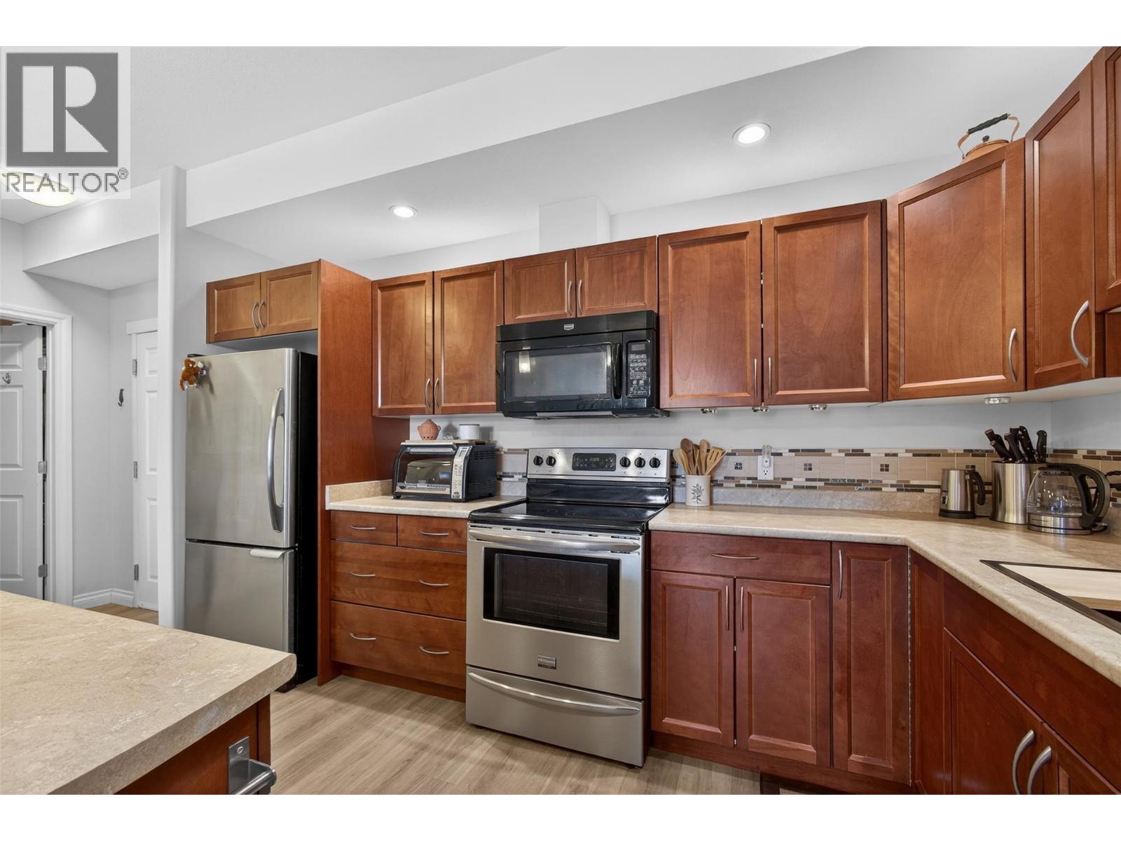 921 Spillway Street Unit# 109B, Oliver