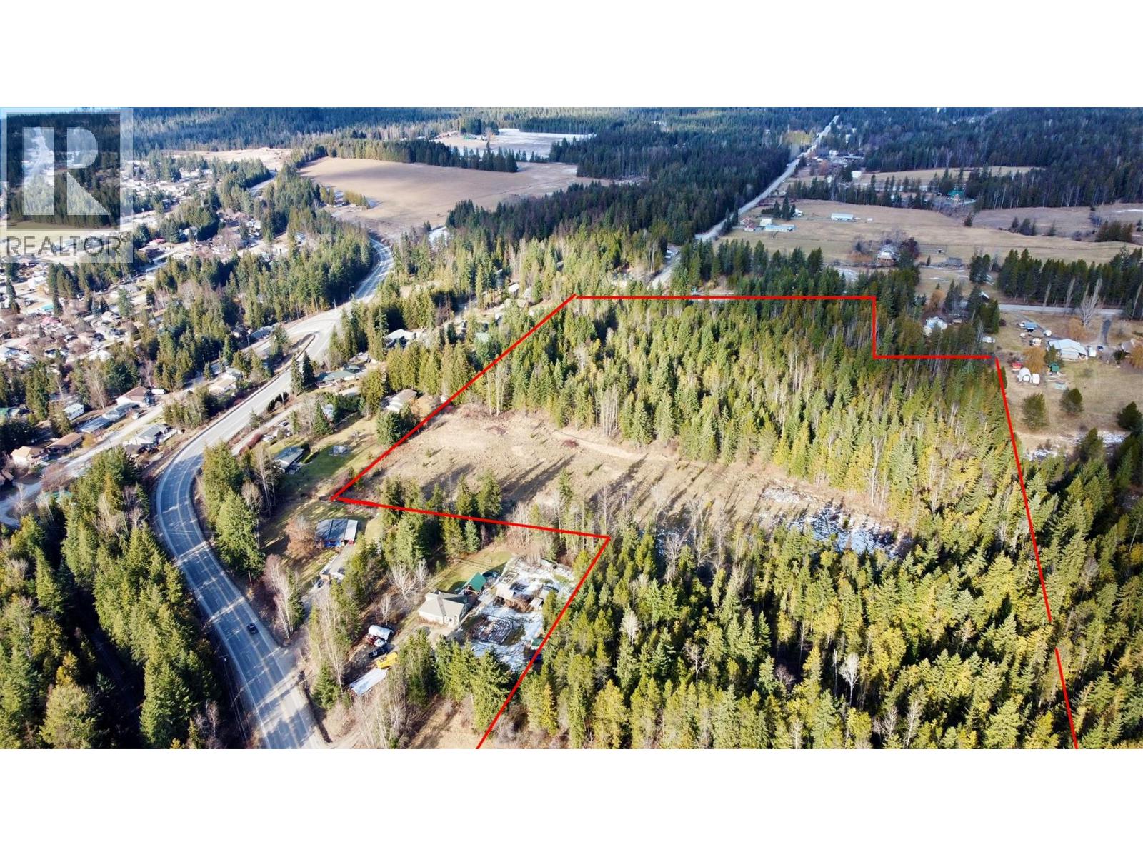 319 NAKUSP EAST ROAD - 4