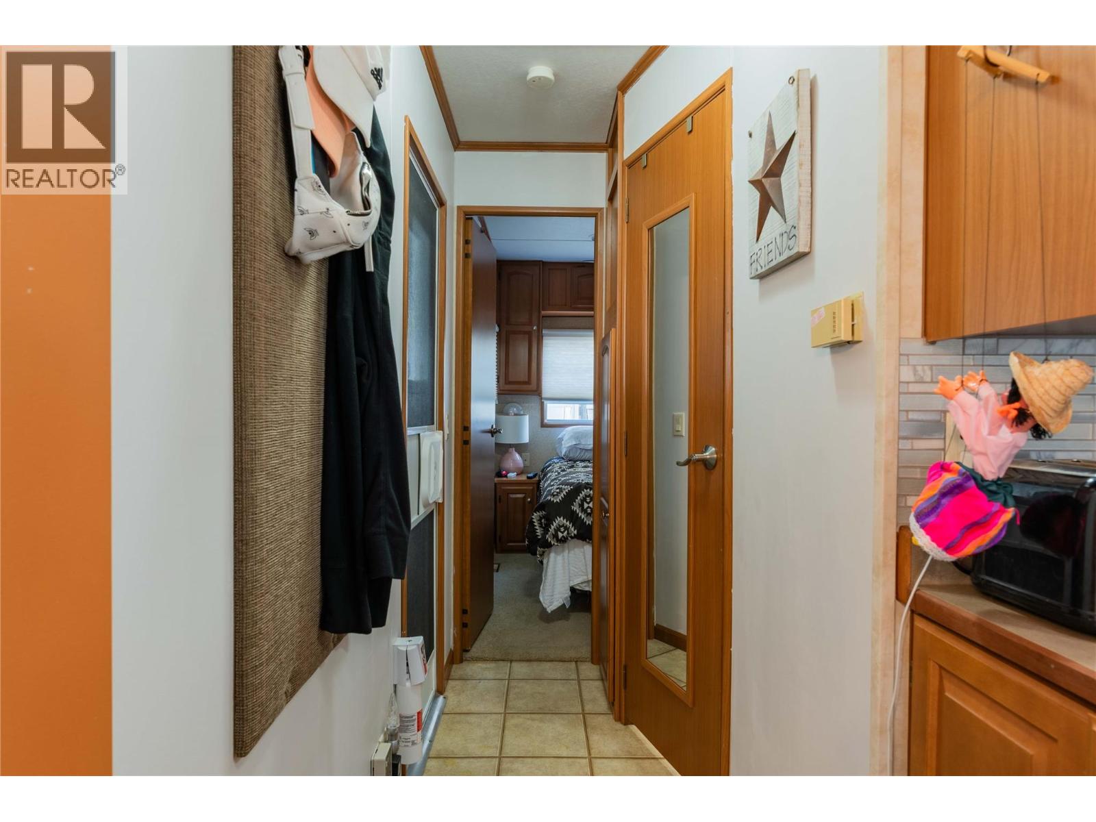 #95 1835 BAKERY FRONTAGE ROAD - 15