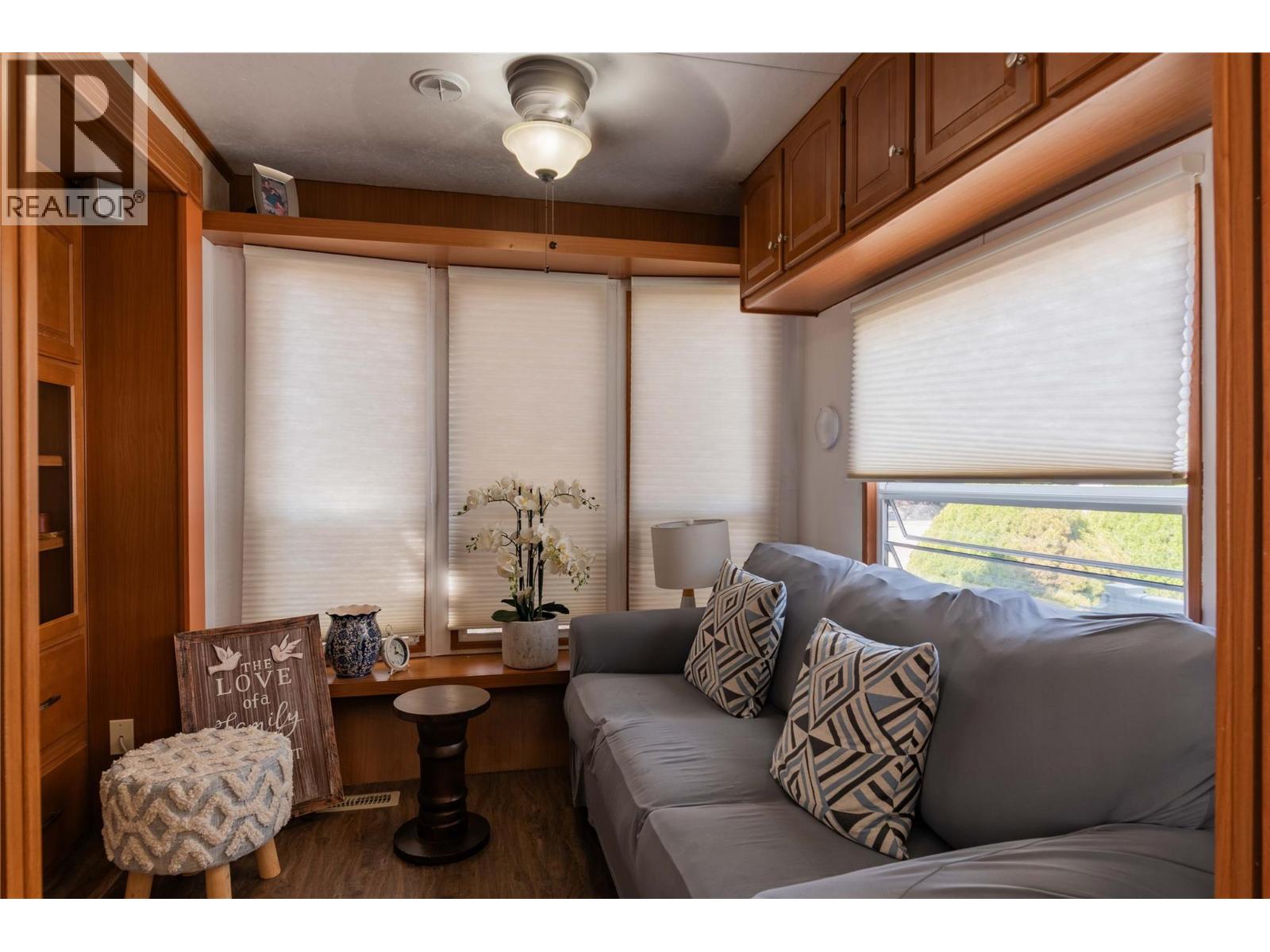 #95 1835 BAKERY FRONTAGE ROAD - 14