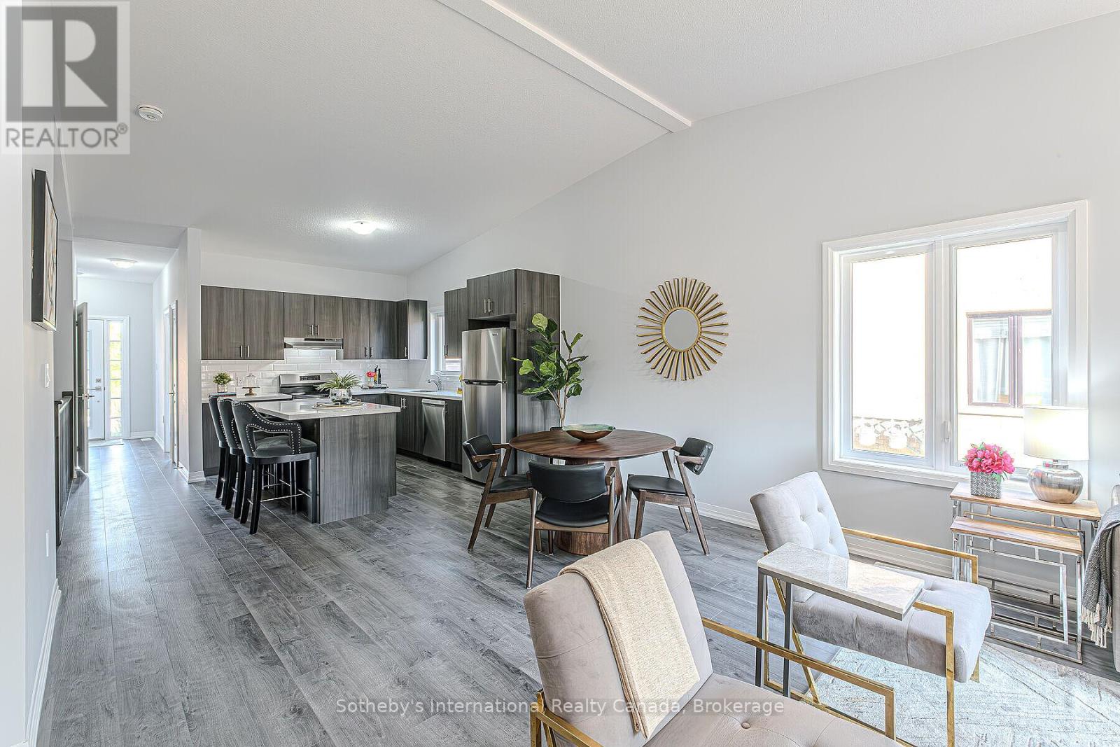 #52 550 GREY STREET - 15