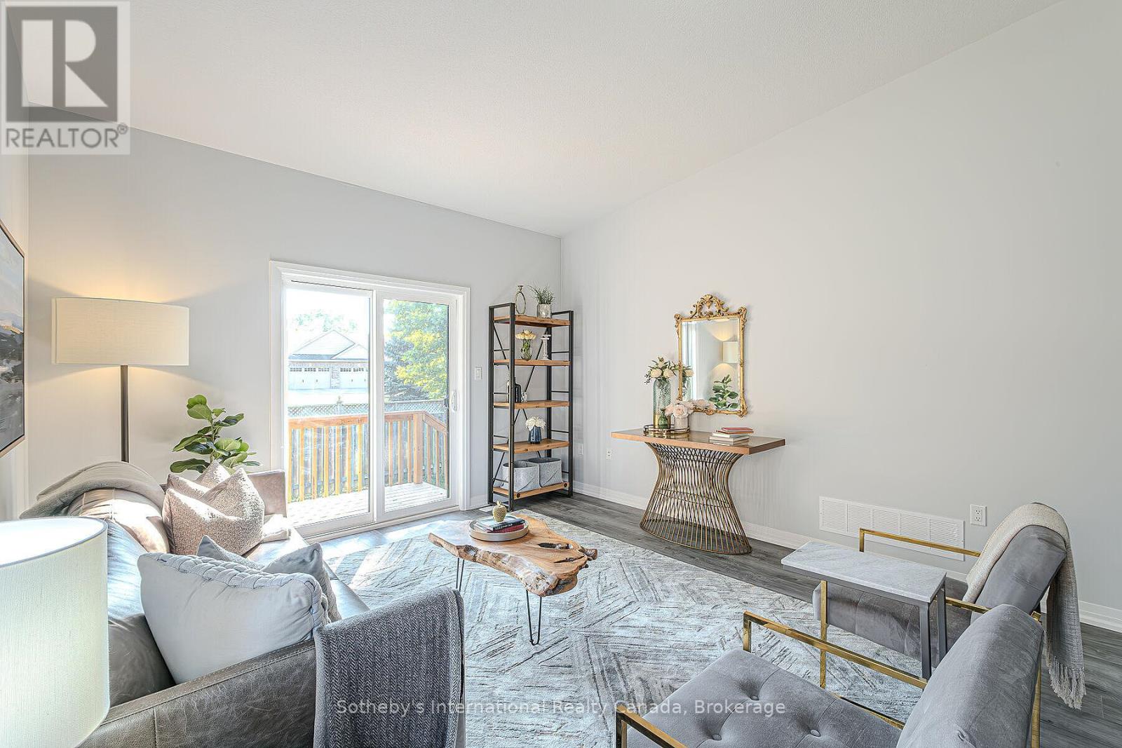 #52 550 GREY STREET - 16