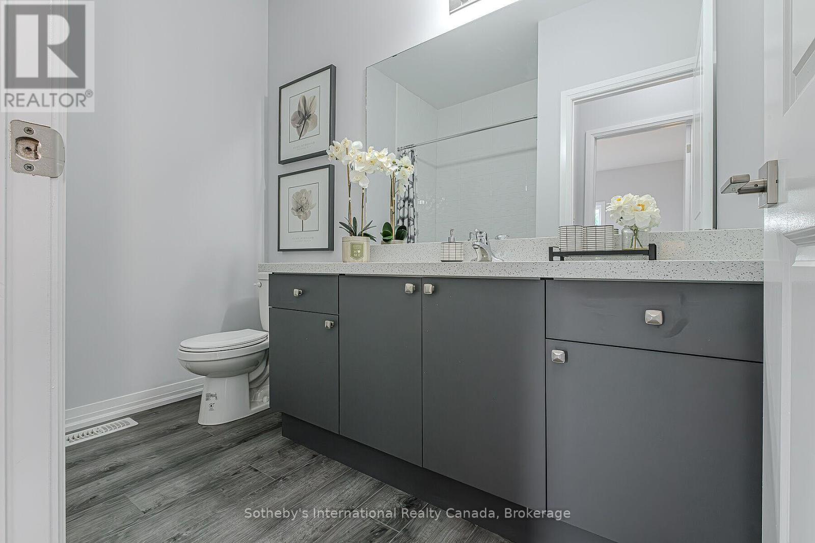 #52 550 GREY STREET - 22
