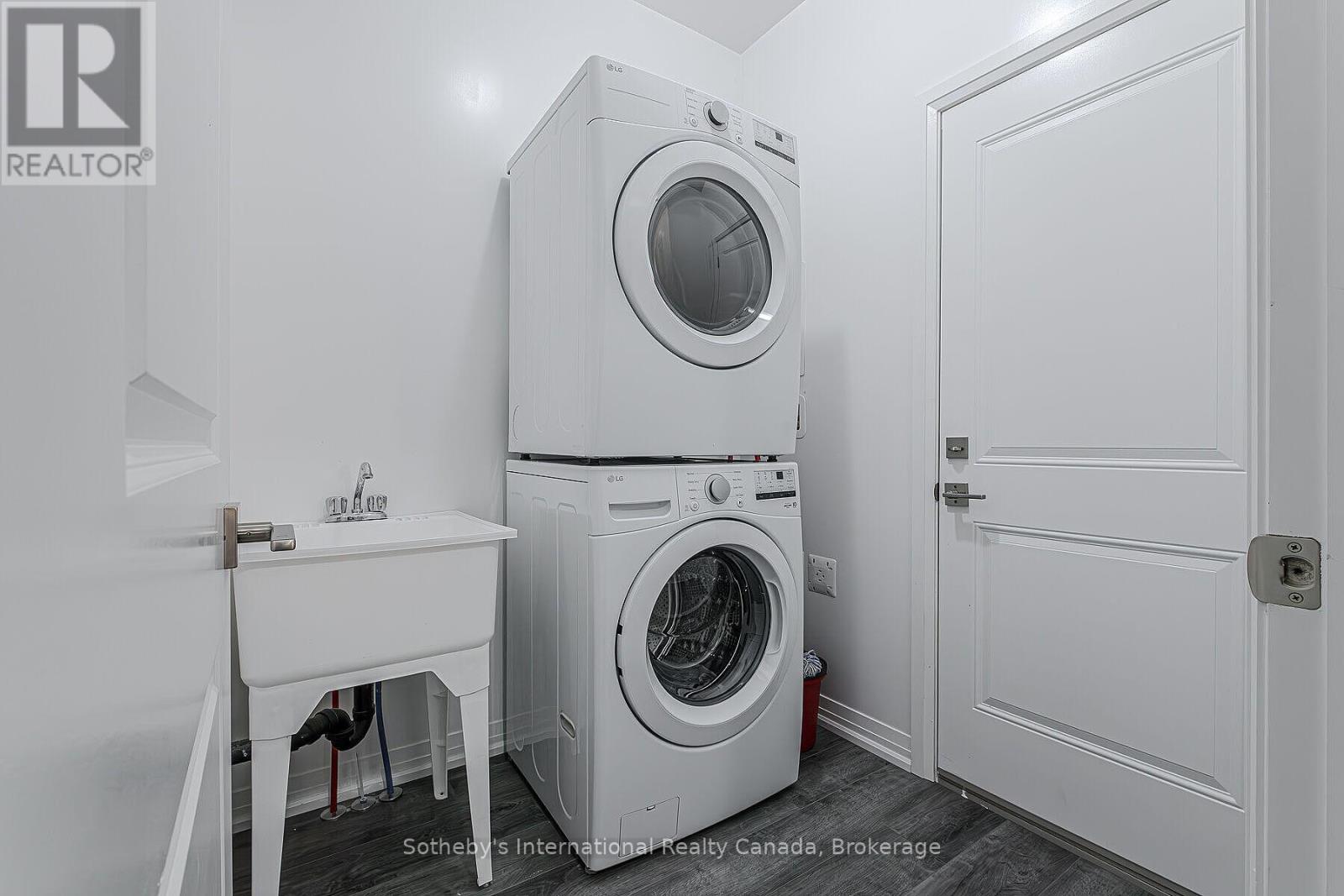 #52 550 GREY STREET - 25
