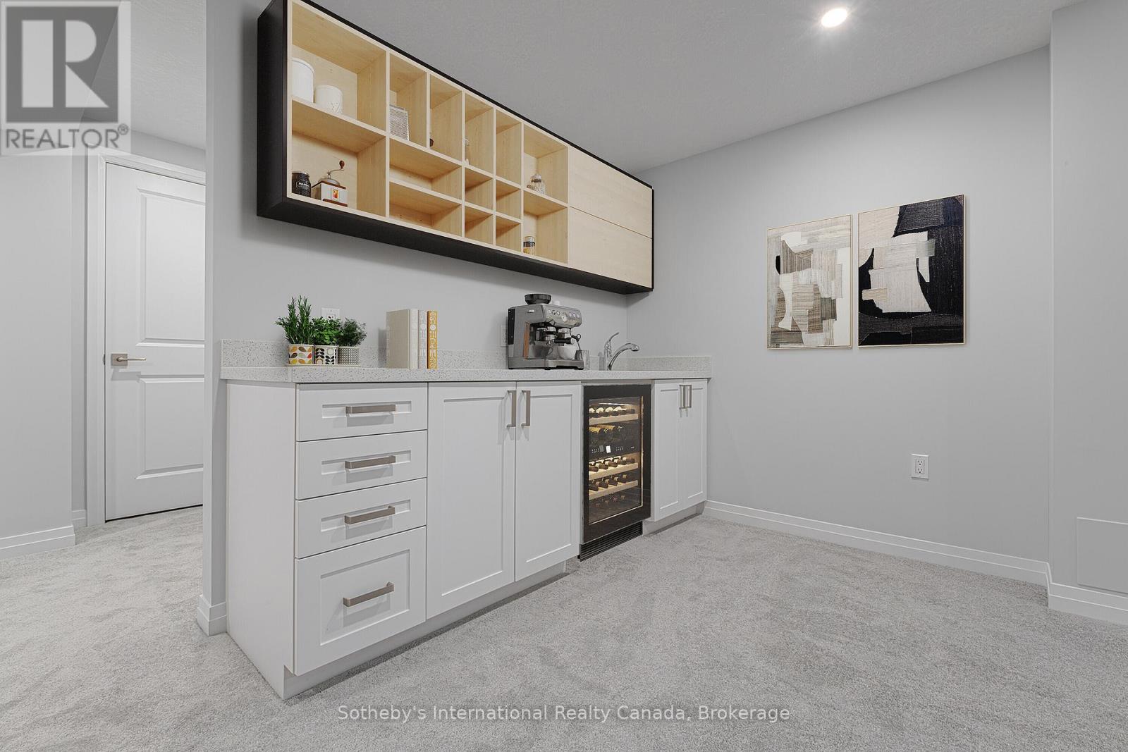 #52 550 GREY STREET - 31