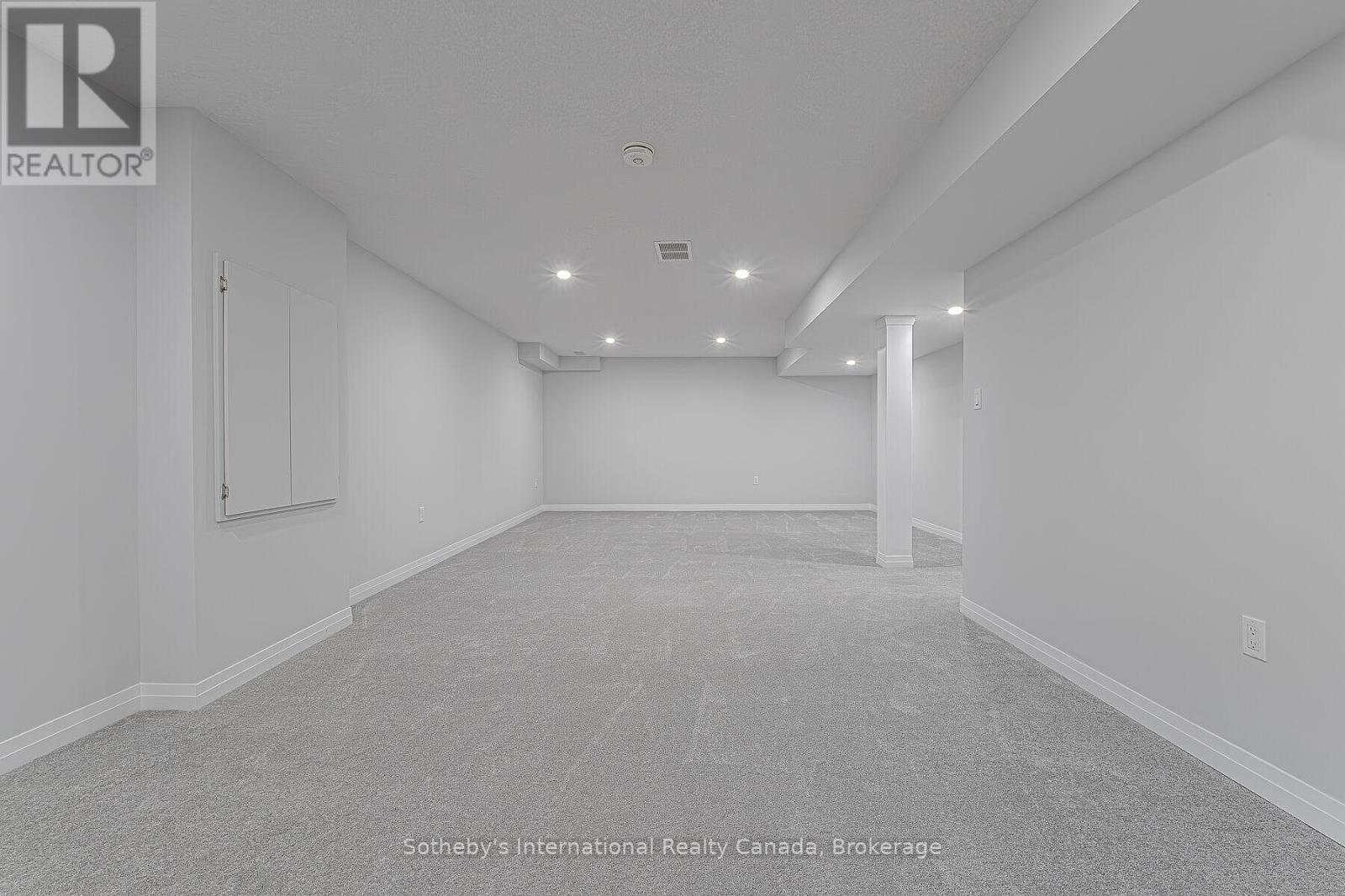 #52 550 GREY STREET - 37