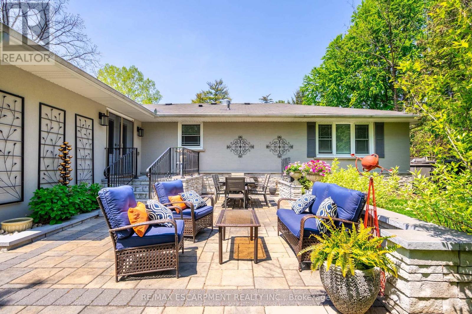 4306 LAKESHORE ROAD - 34