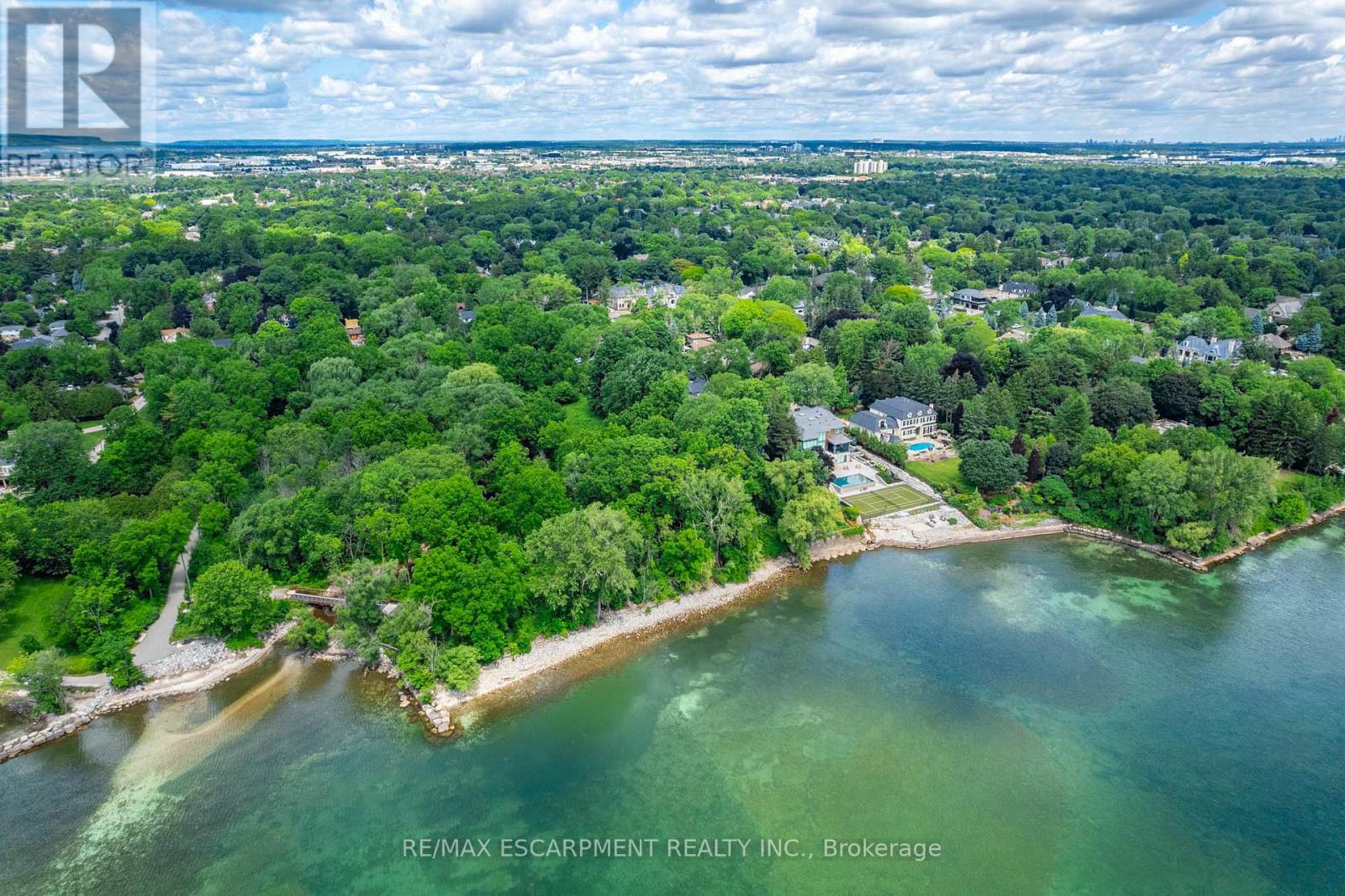 4306 LAKESHORE ROAD - 39