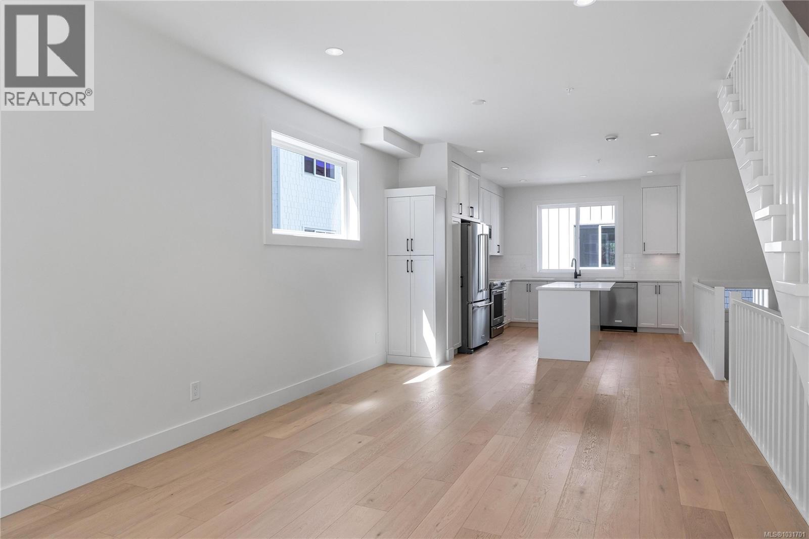 #5 10145 FIFTH ST - 12