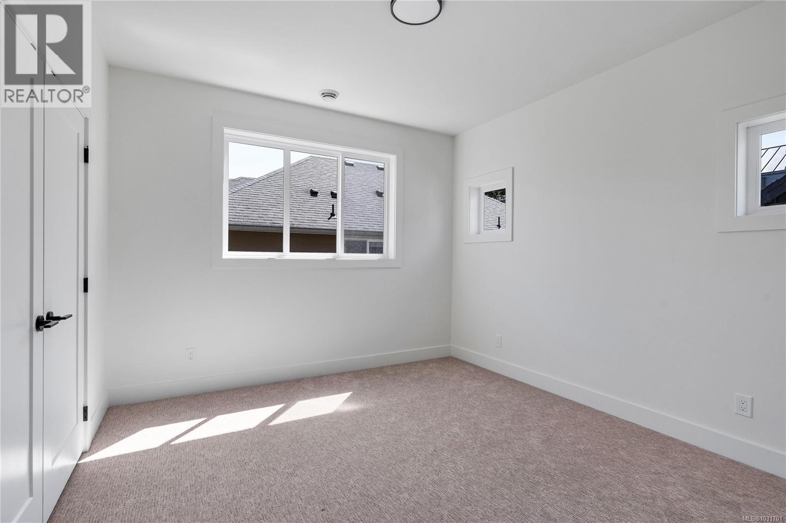 #5 10145 FIFTH ST - 18