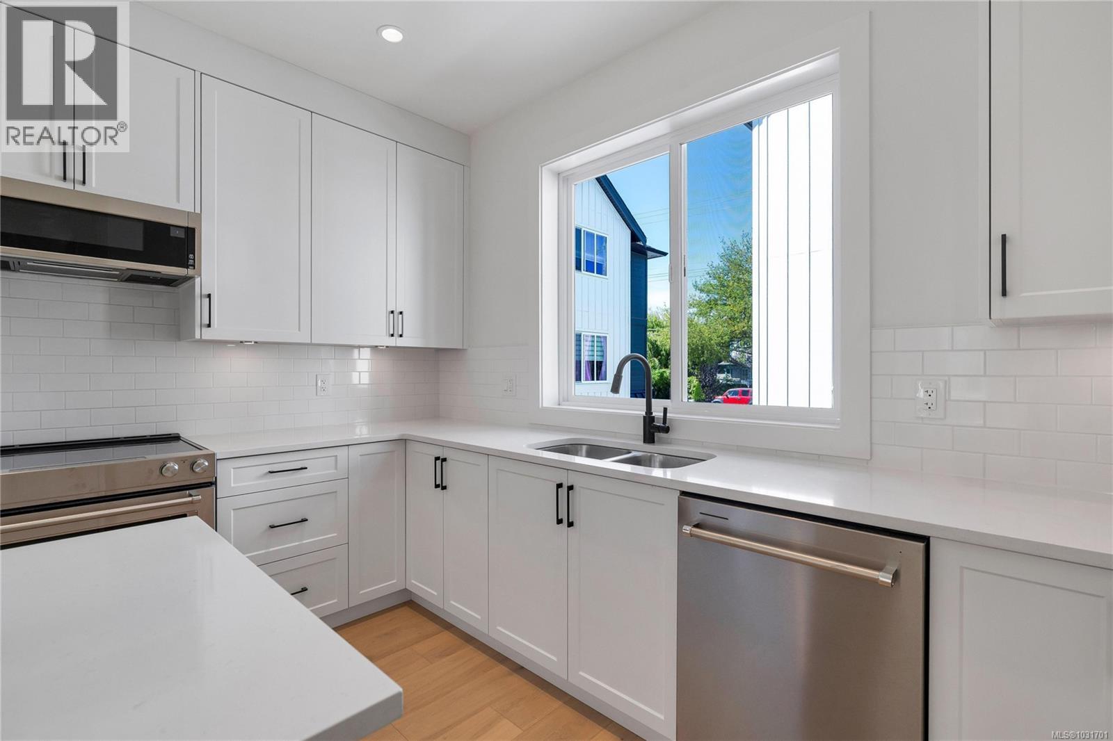 #5 10145 FIFTH ST - 6