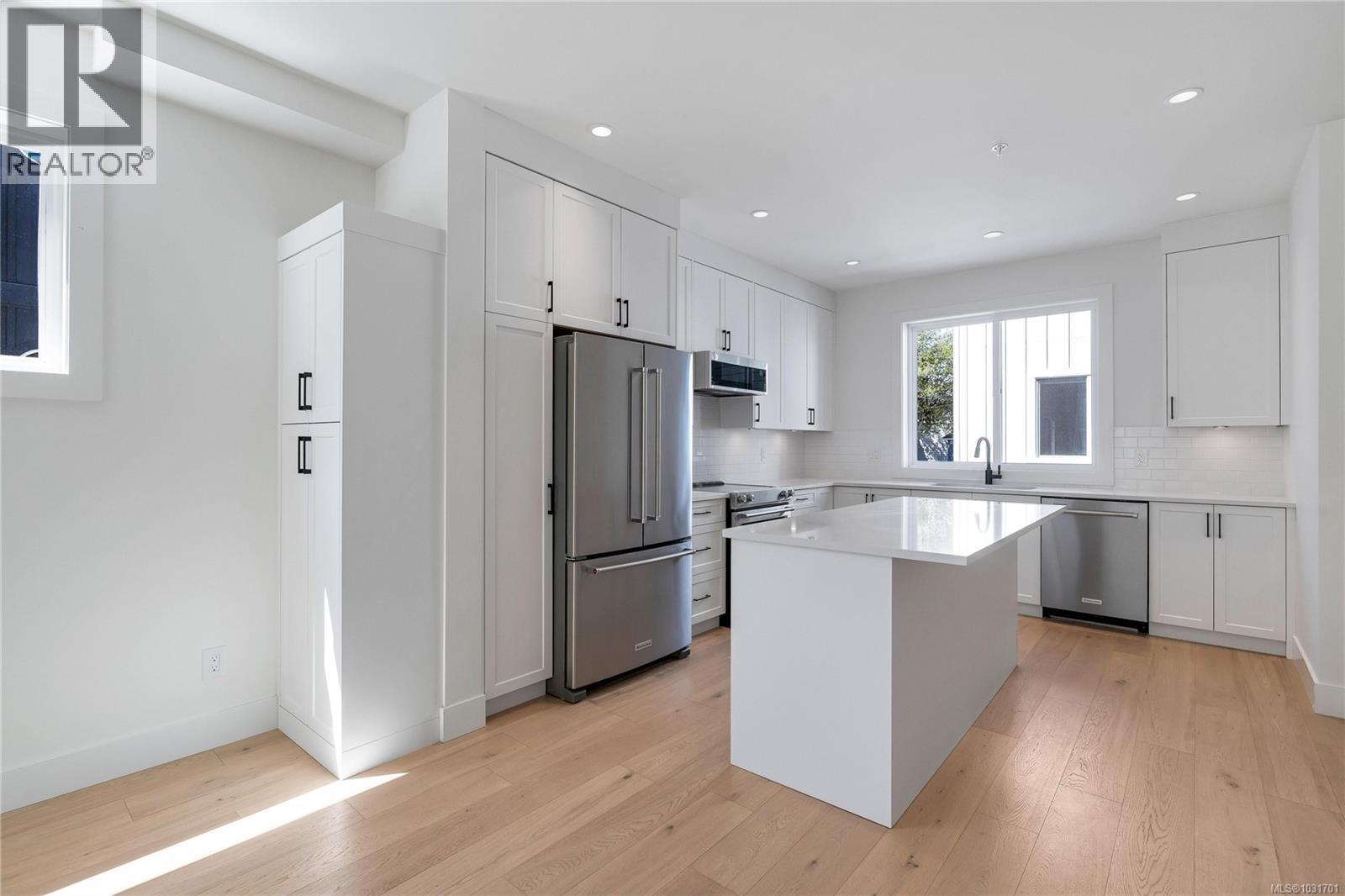 #5 10145 FIFTH ST - 8