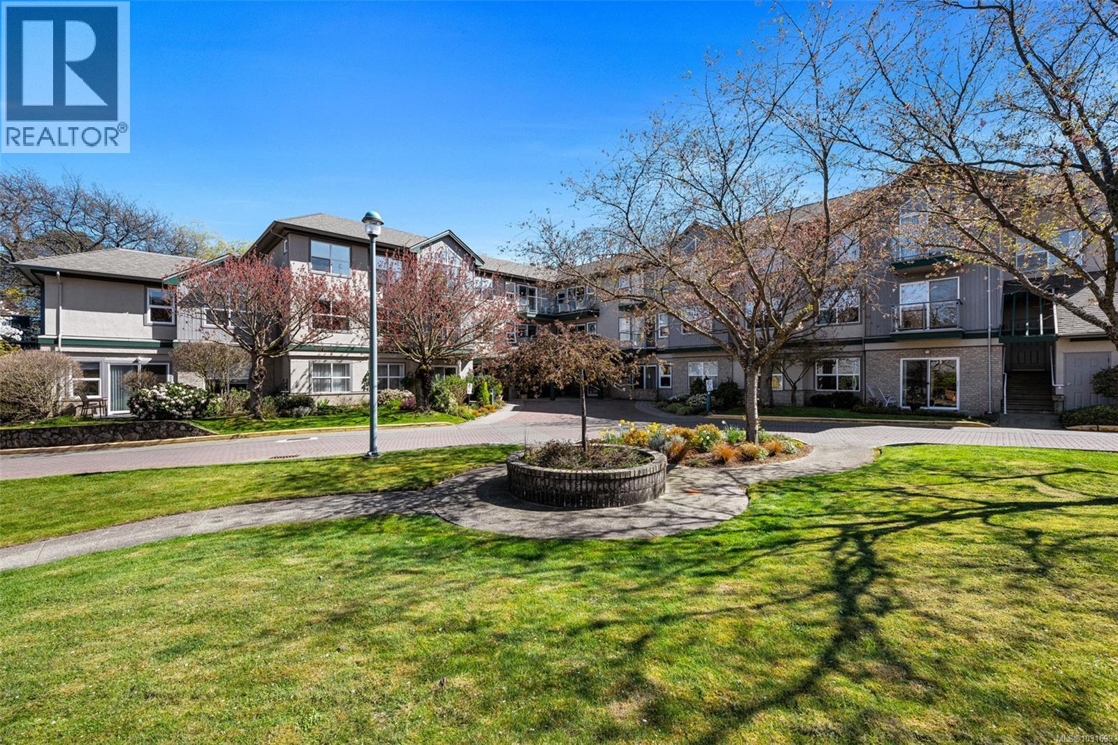 104 1485 Garnet Rd, Saanich