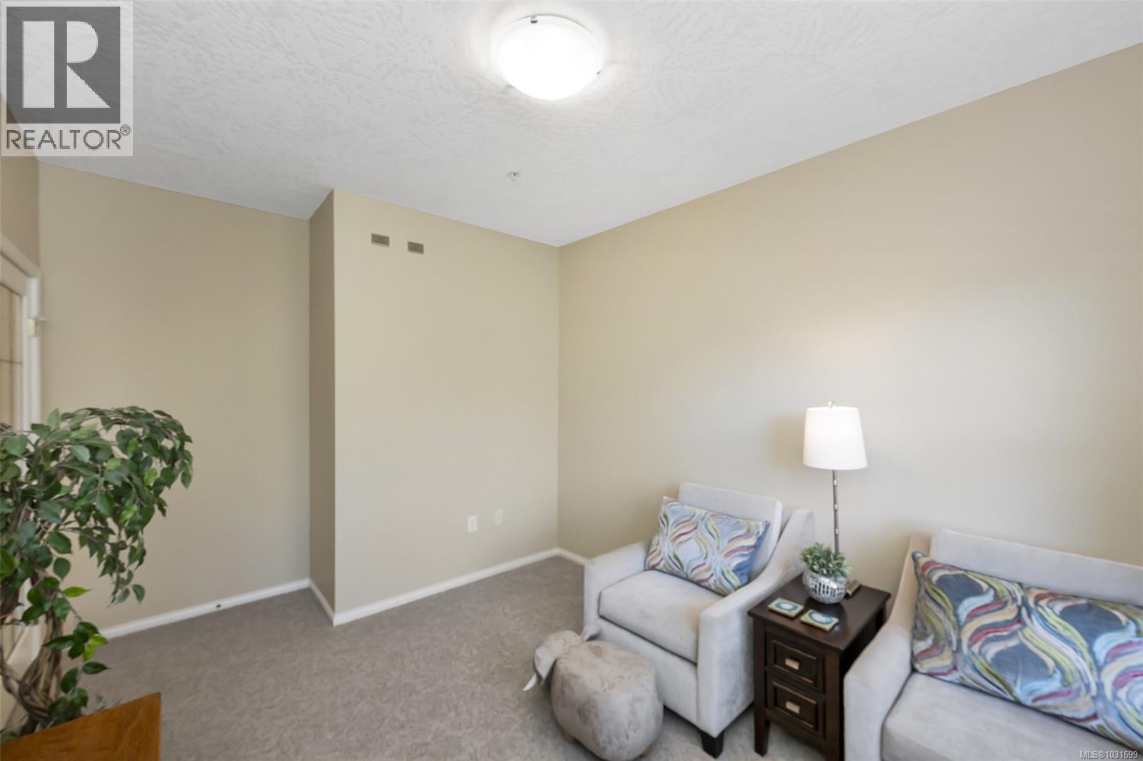 104 1485 Garnet Rd, Saanich