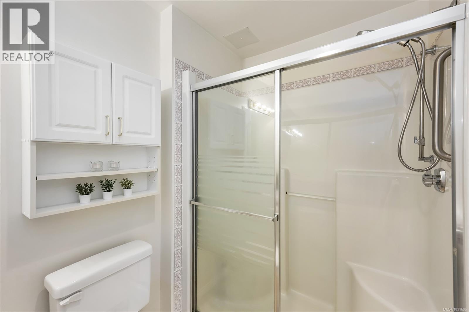 104 1485 Garnet Rd, Saanich