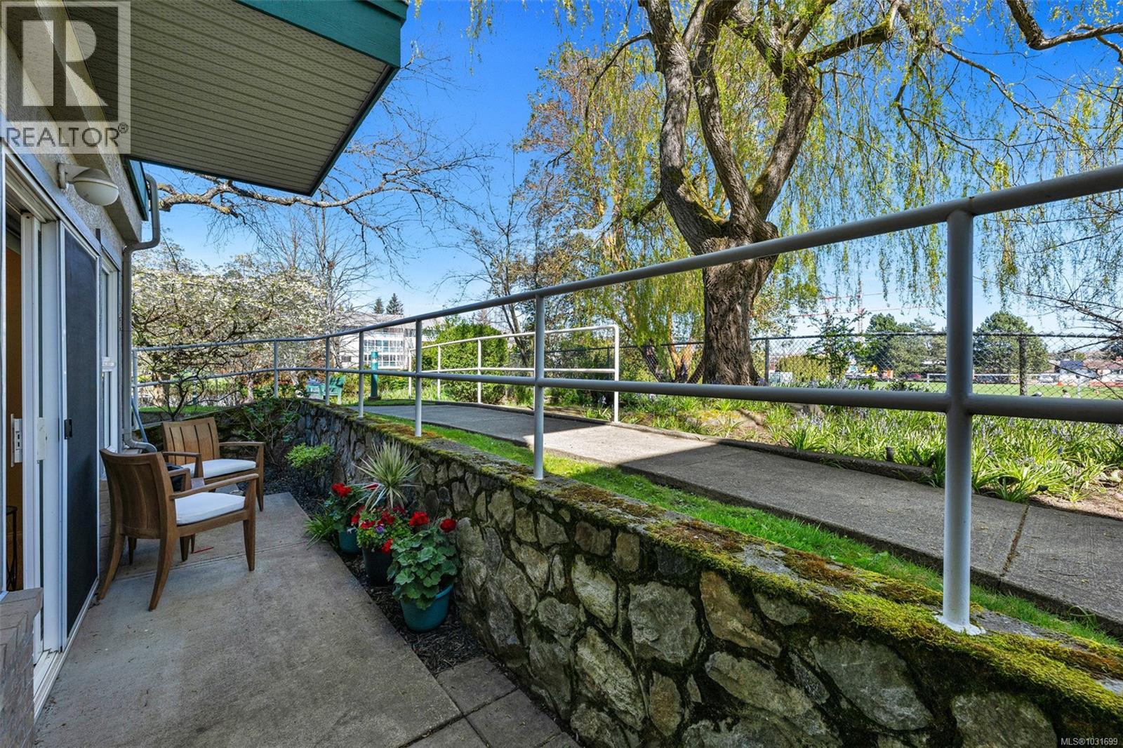 104 1485 Garnet Rd, Saanich