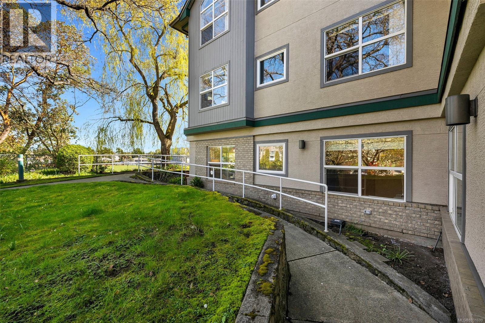 104 1485 Garnet Rd, Saanich