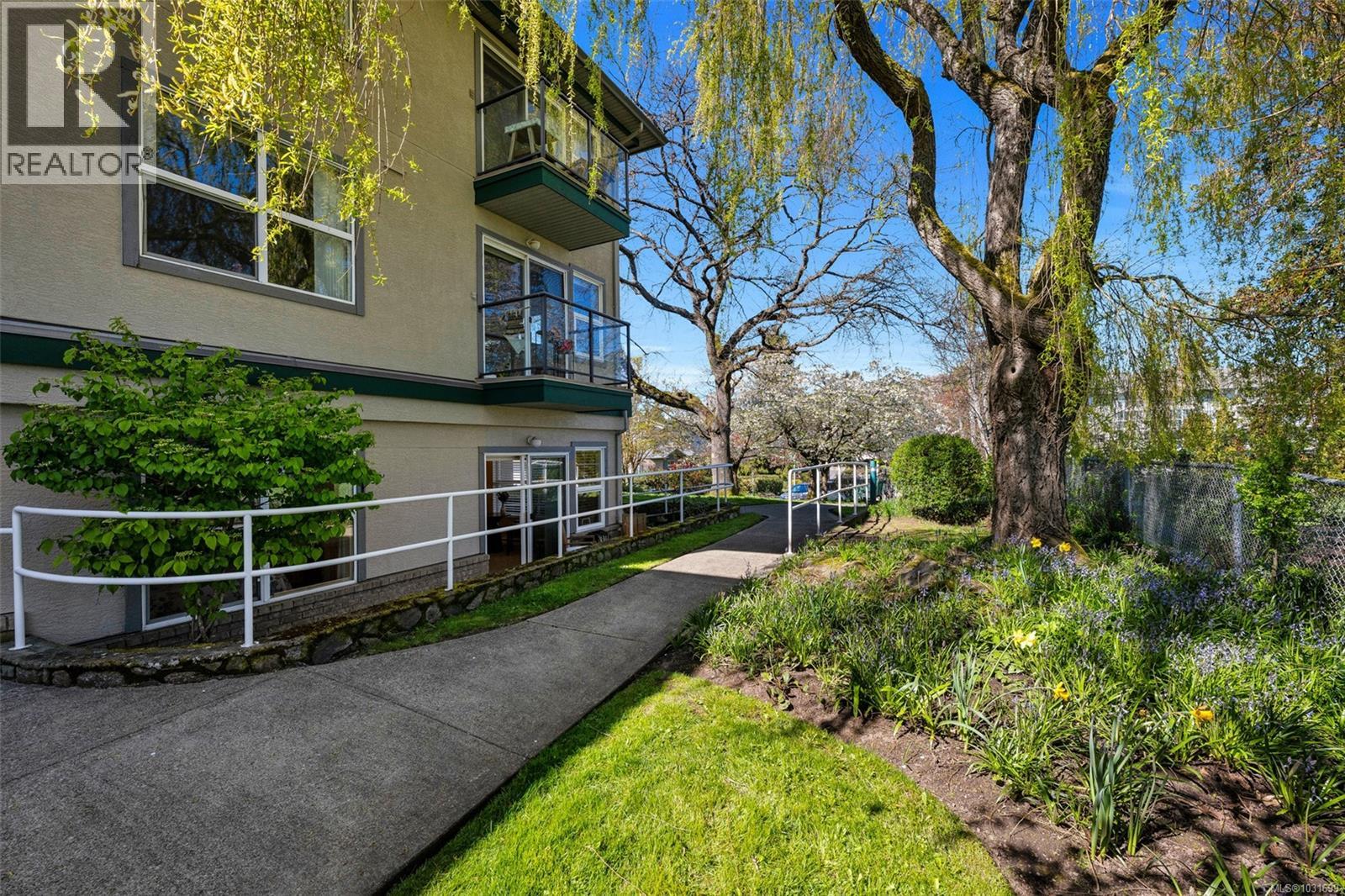 104 1485 Garnet Rd, Saanich