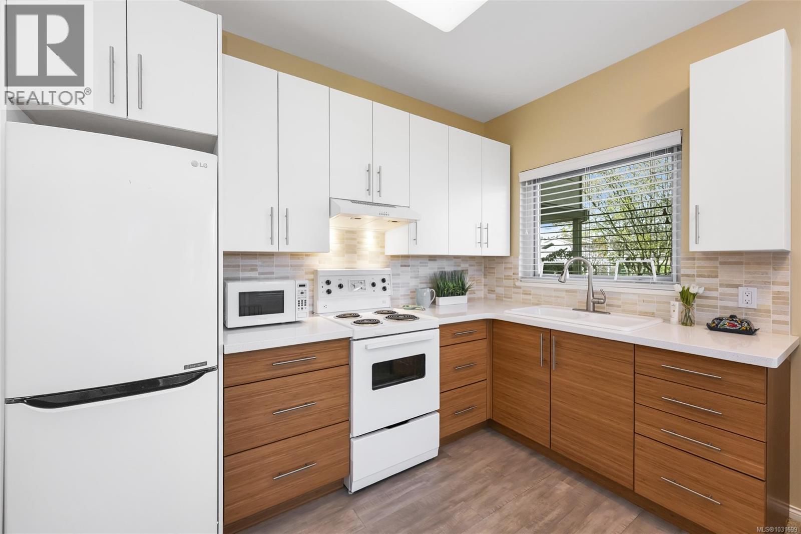 104 1485 Garnet Rd, Saanich