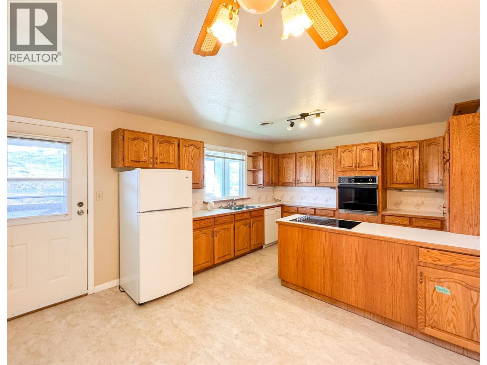 3826 33rd Street, Osoyoos