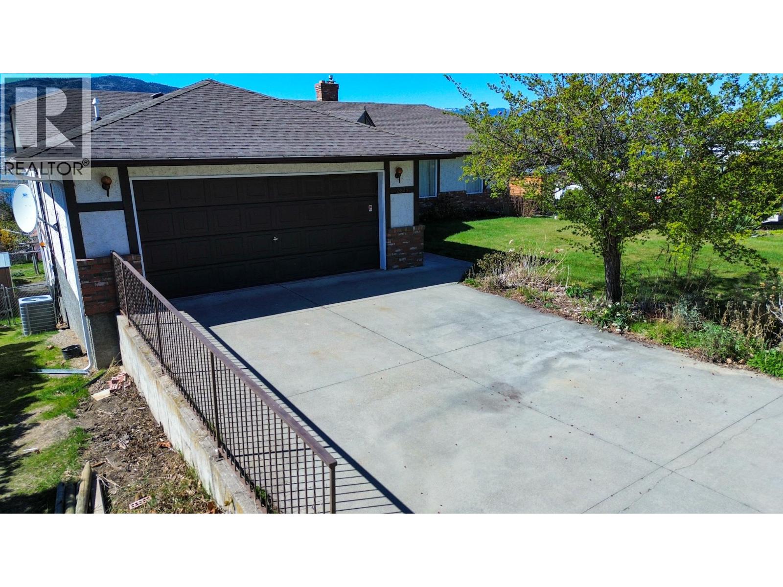 3826 33rd Street, Osoyoos