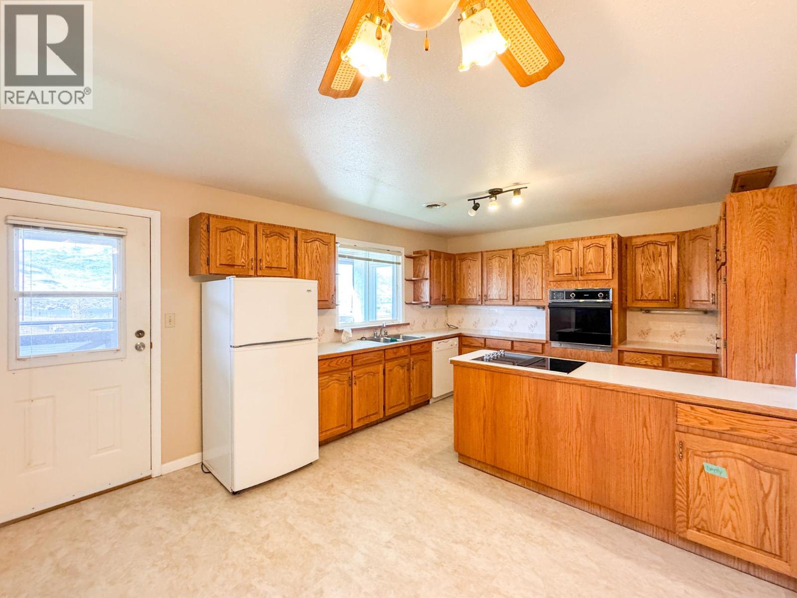 3826 33rd Street, Osoyoos