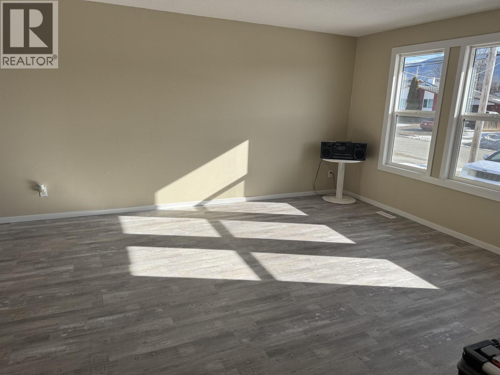 221 CRYSDALE DRIVE - 15