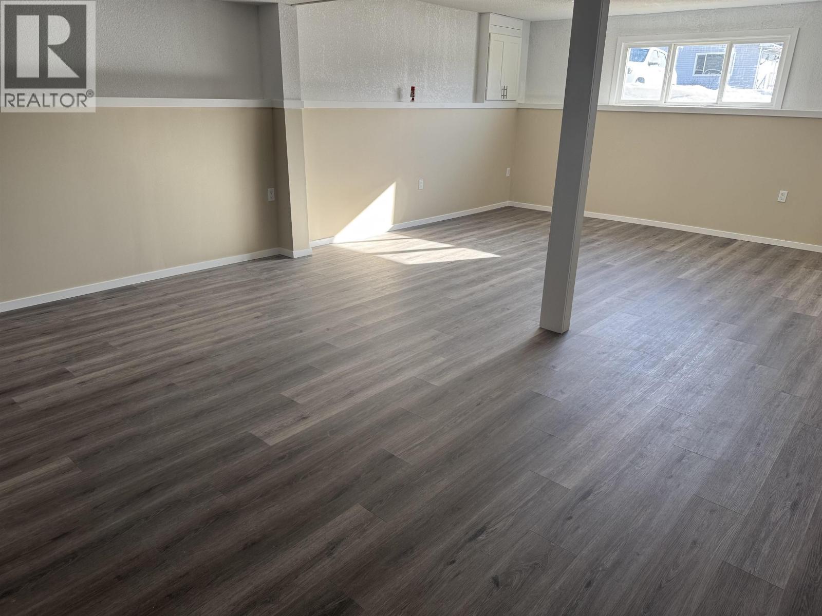 221 CRYSDALE DRIVE - 16